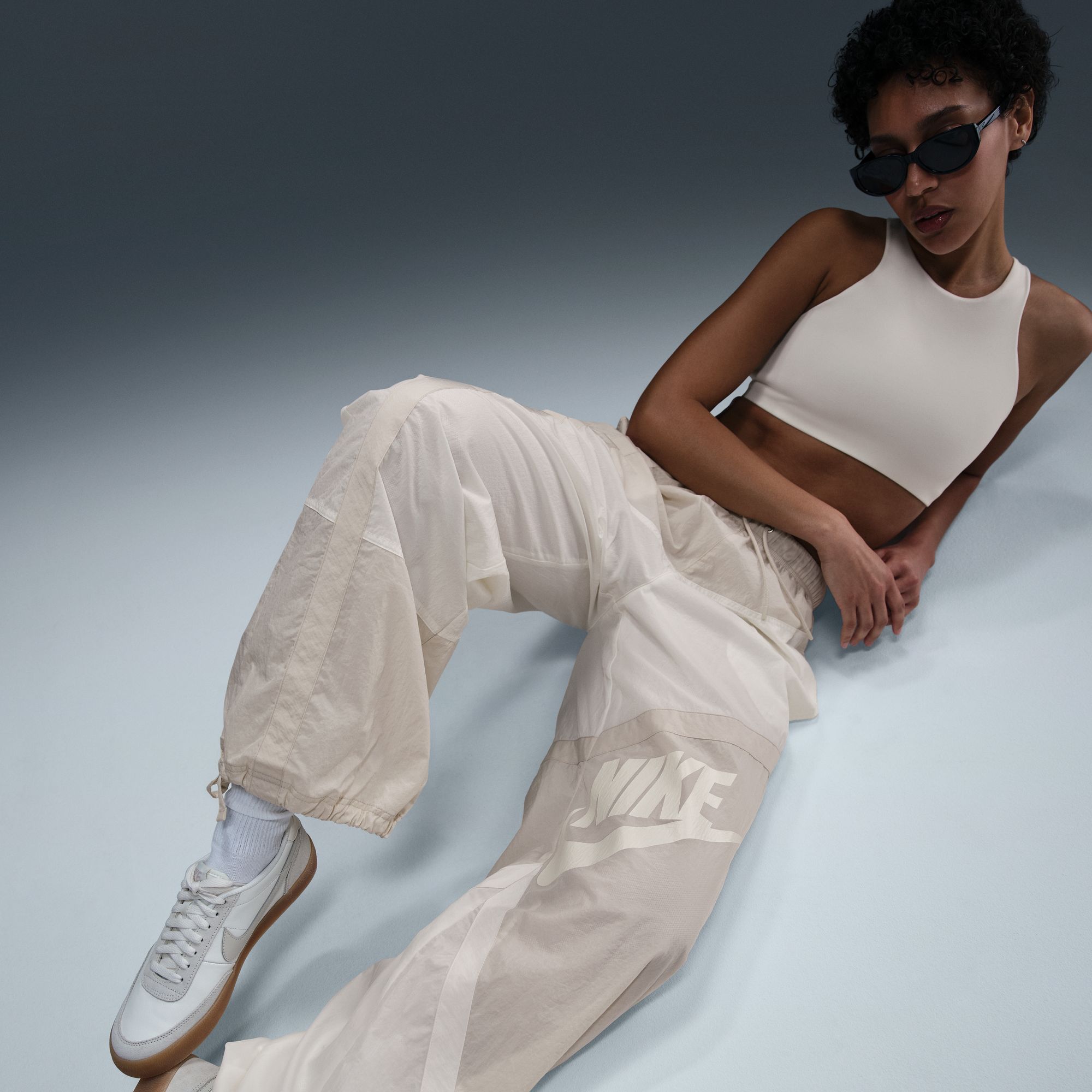 Nike Women's Sportswear Street Woven Open-Hem Pants product image