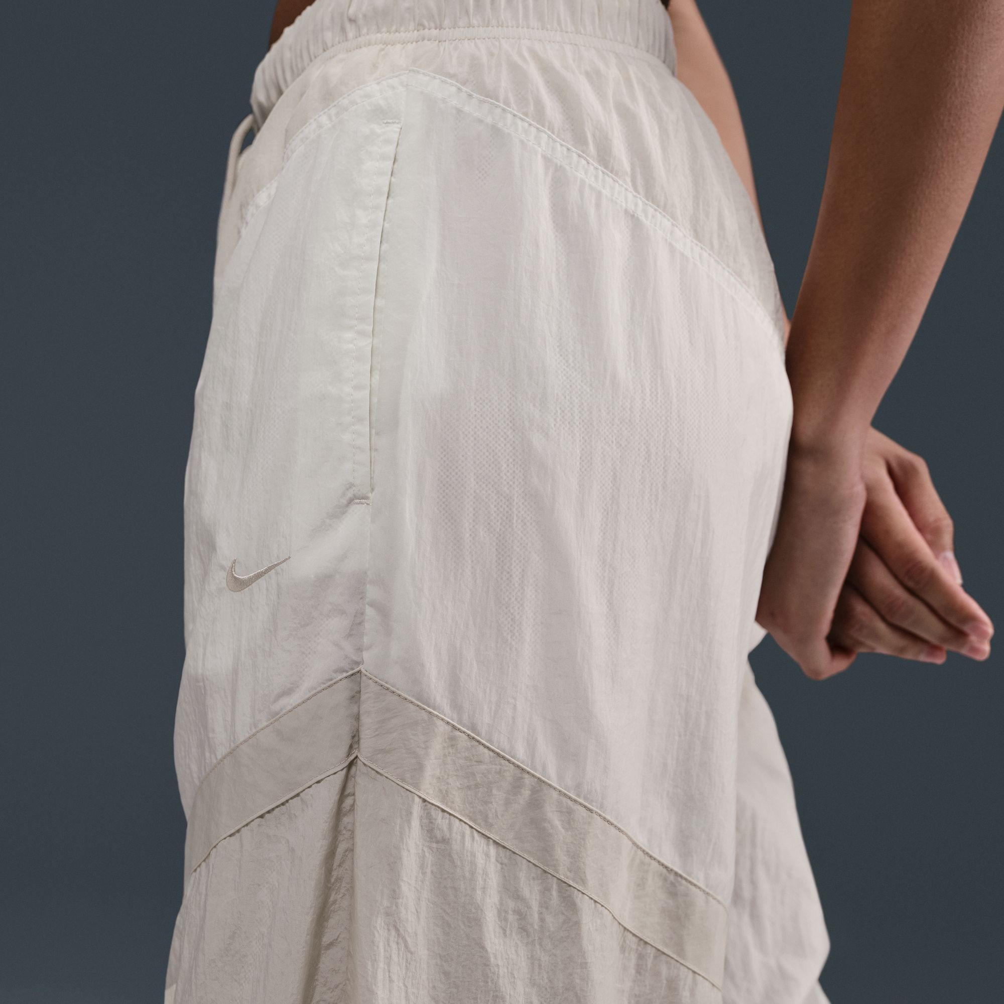 Nike Women's Sportswear Street Woven Open-Hem Pants product image