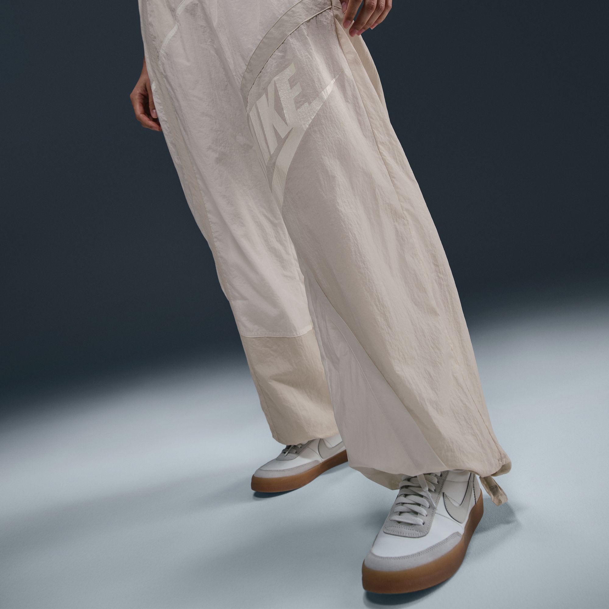 Nike Women's Sportswear Street Woven Open-Hem Pants product image