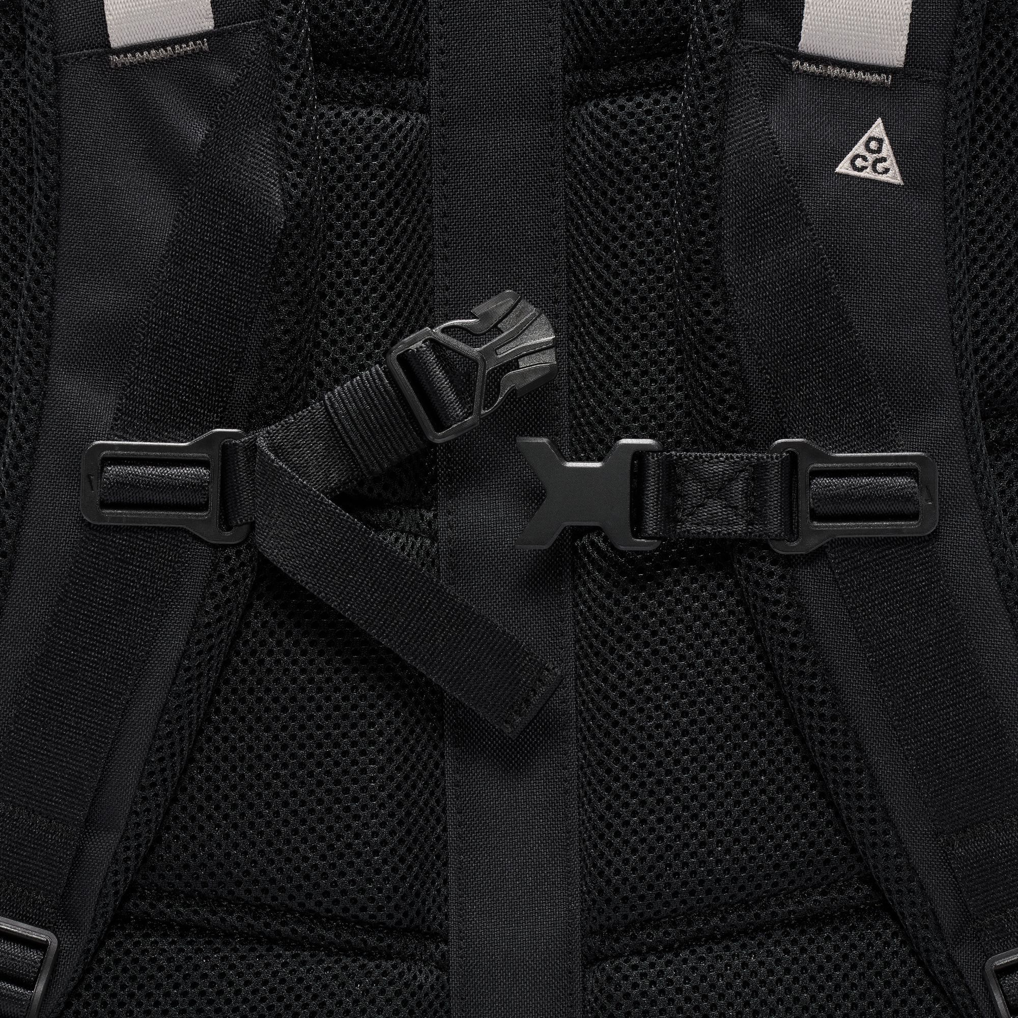Nike ACG Daymax Backpack product image