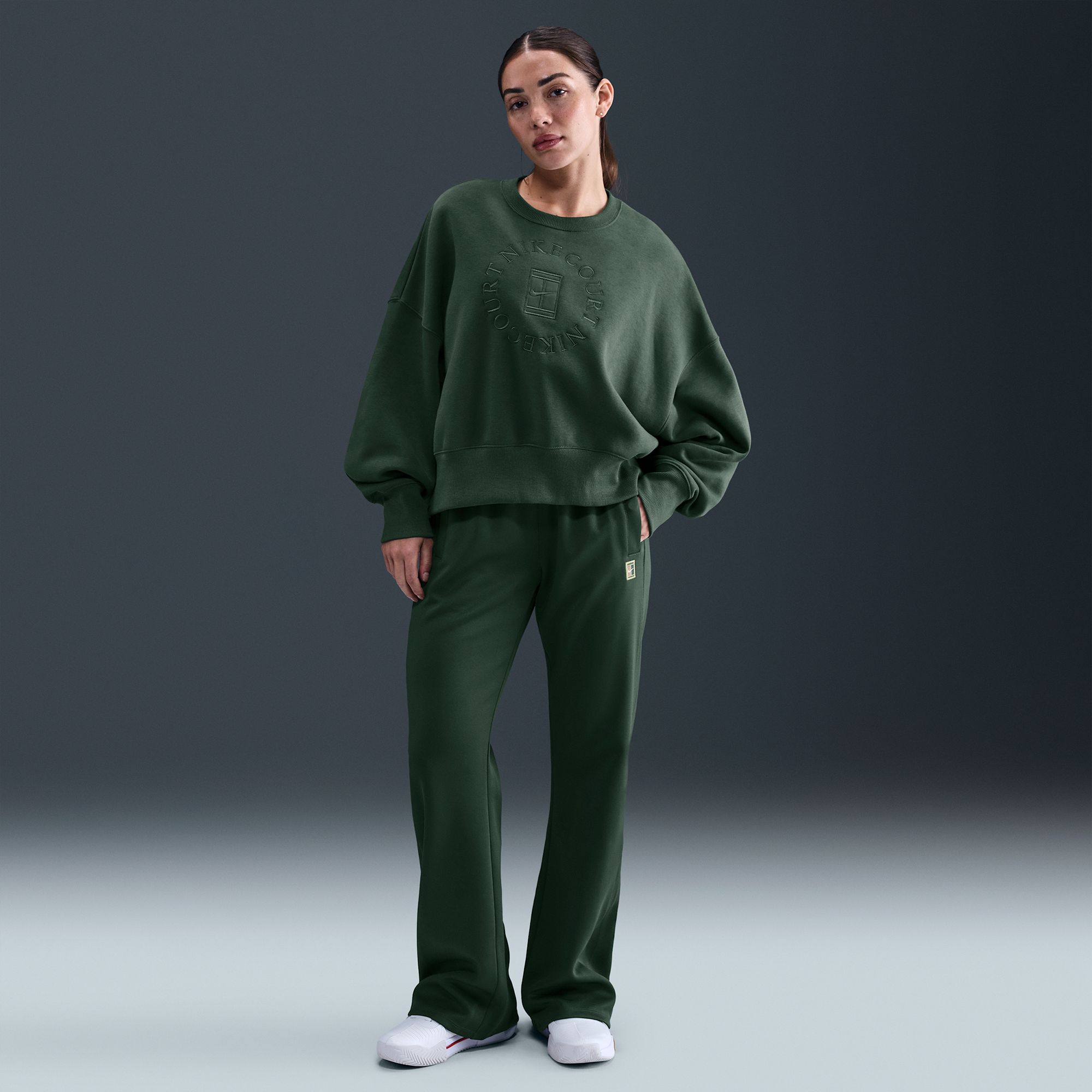 Nike Women's NikeCourt Heritage Phoenix Fleece Over-Oversized Golf Crewneck product image