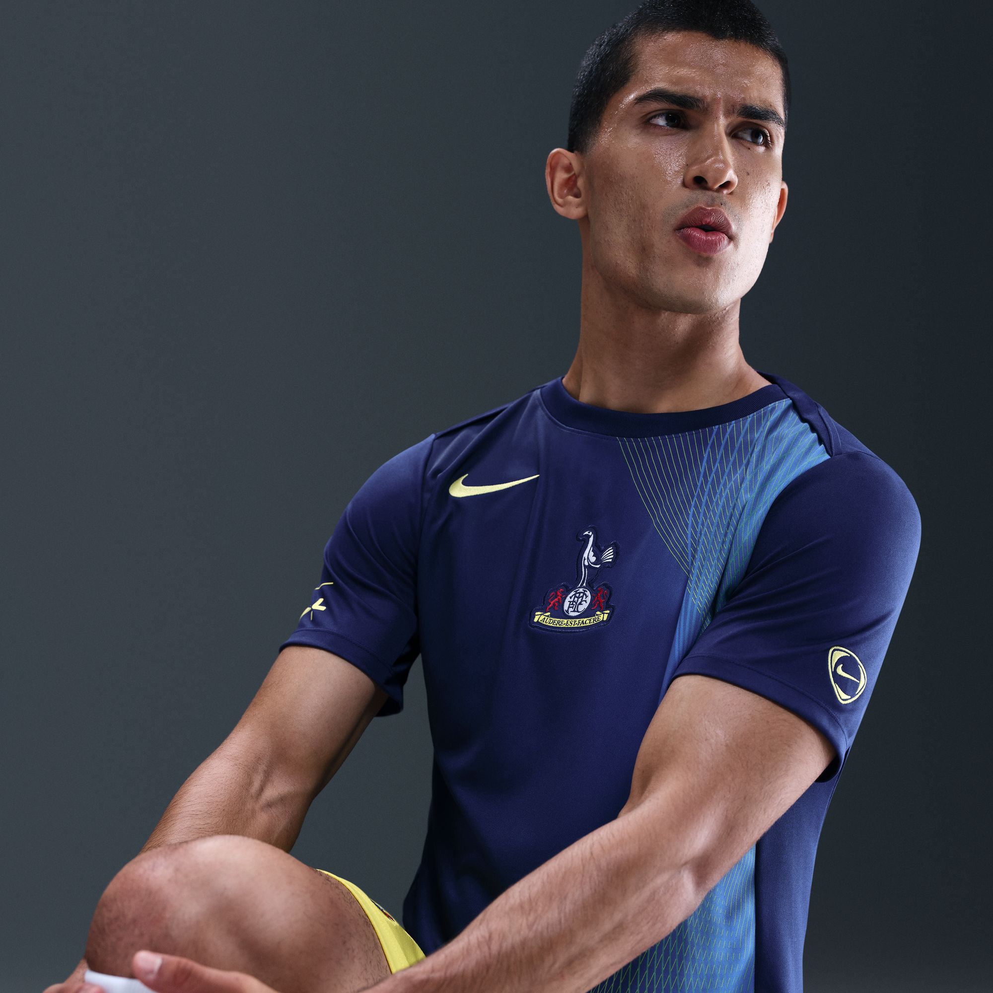 Nike Men's Tottenham 2025 Light Blue Third Prematch Jersey product image