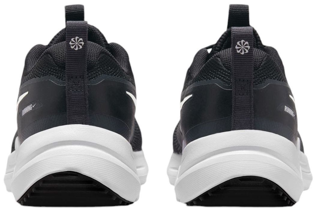 Nike Kids' Grade School Cosmic Runner Shoes product image