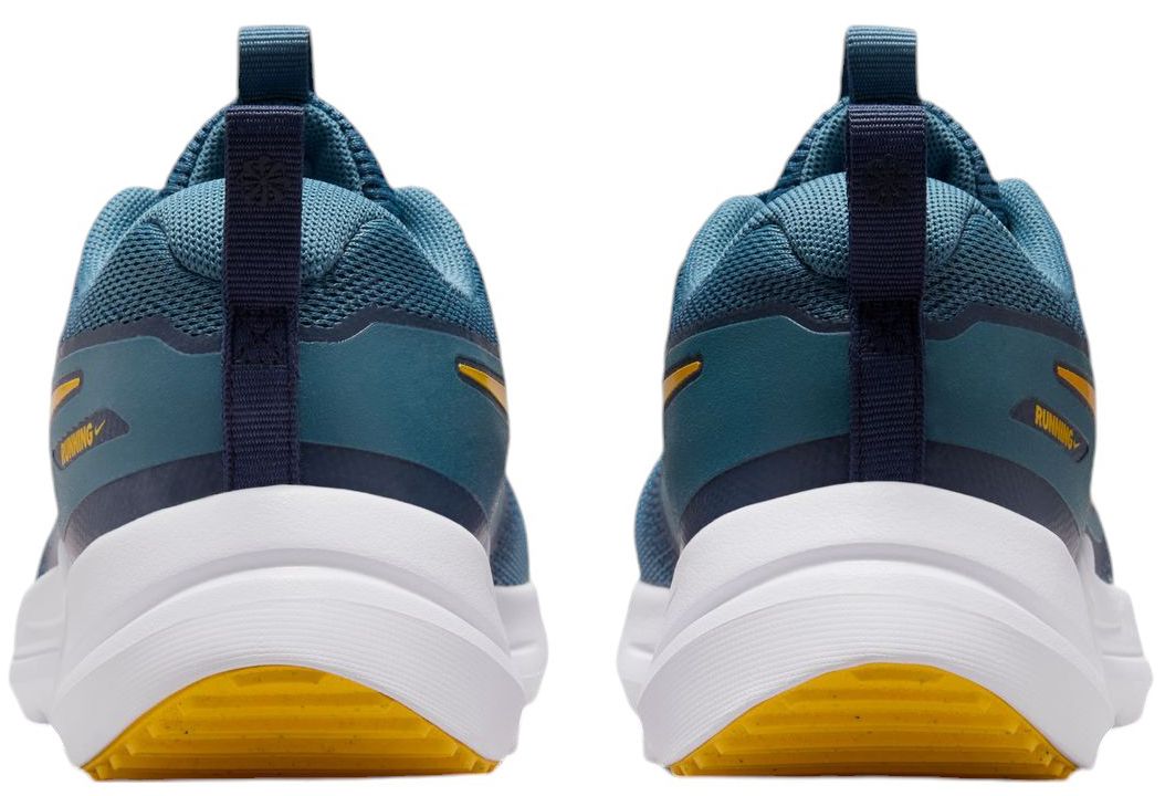 Nike Kids' Grade School Cosmic Runner Shoes product image