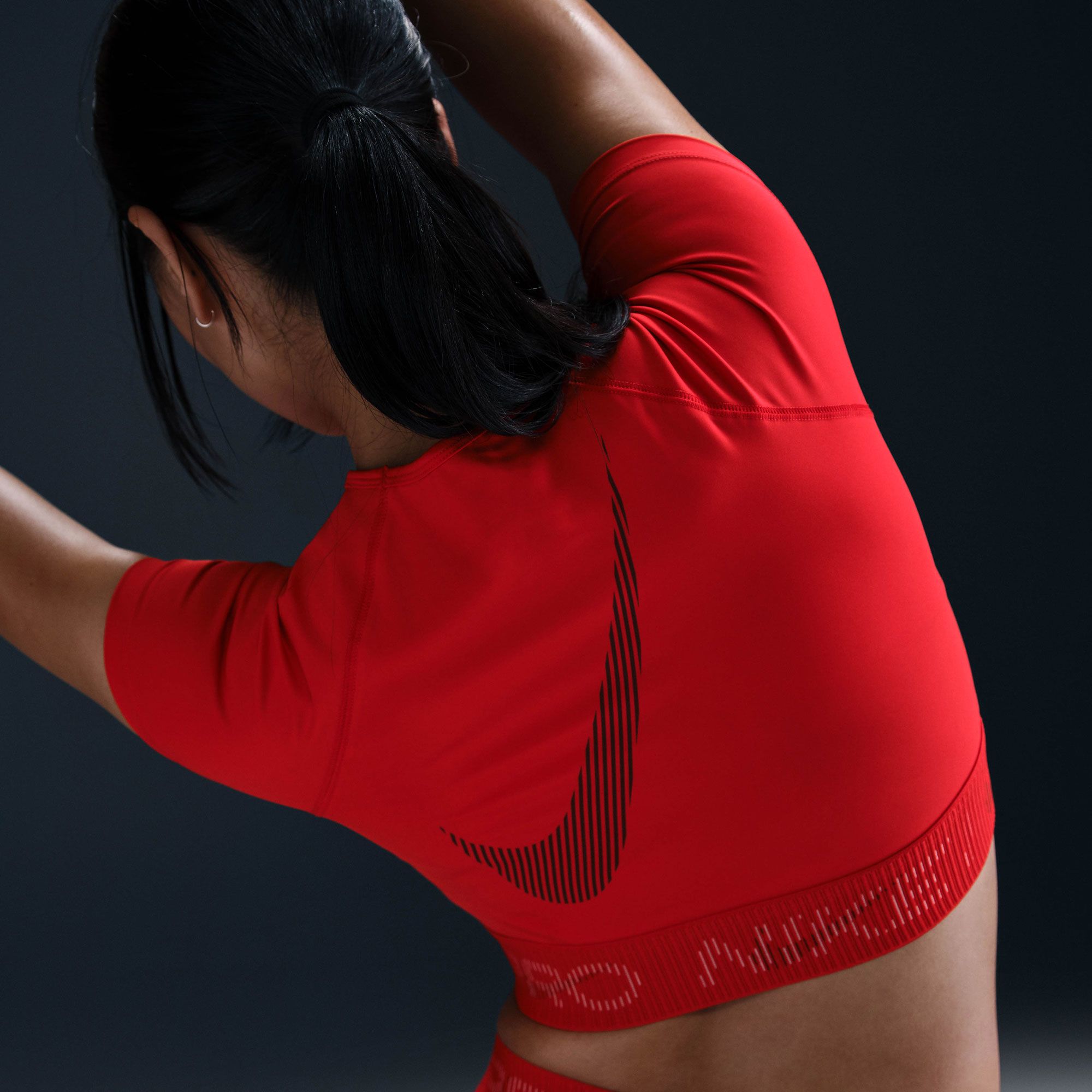 Nike Pro Women's Dri-FIT Cropped Short Sleeve Graphic T-shirt