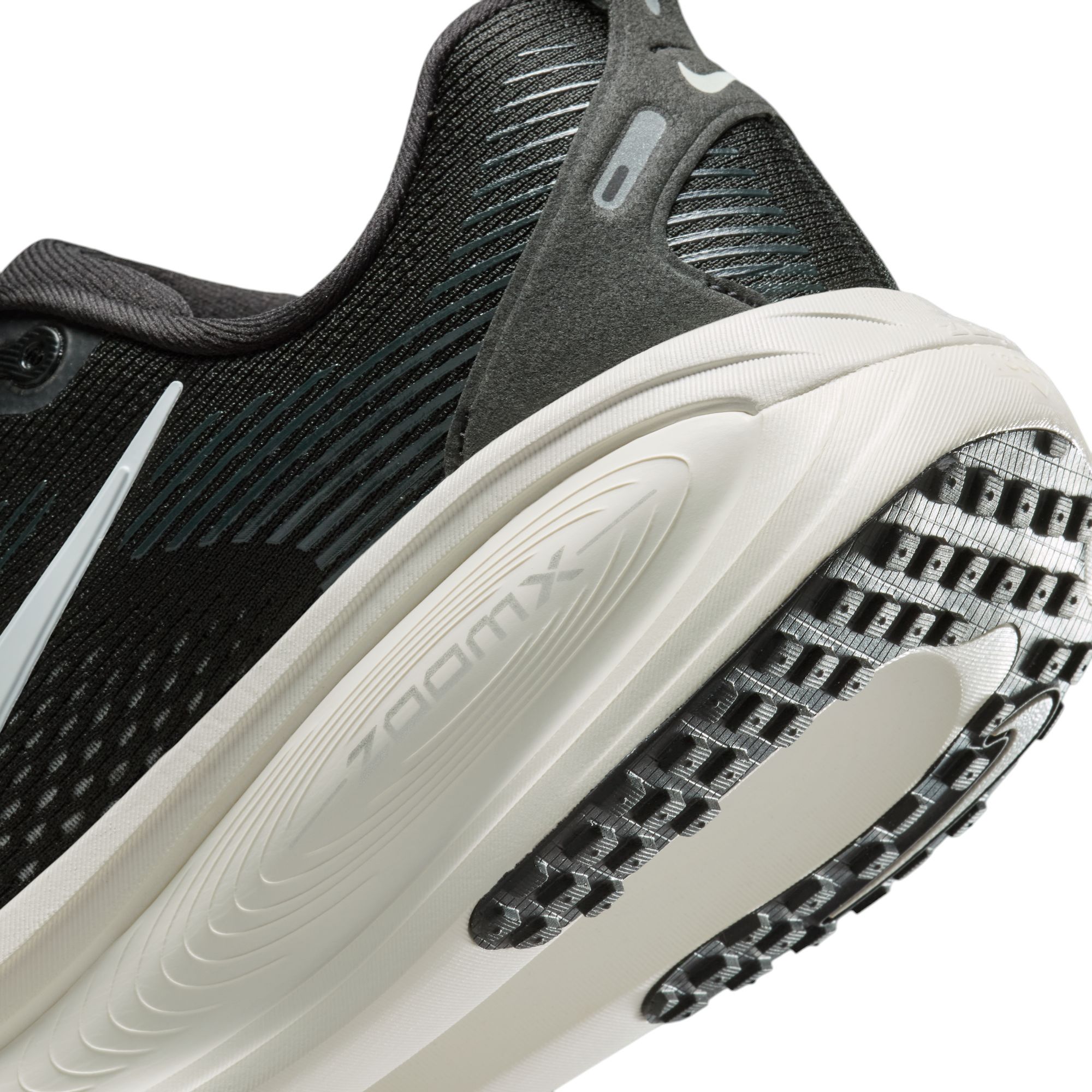 Nike Women's Vomero 18 Running Shoes product image