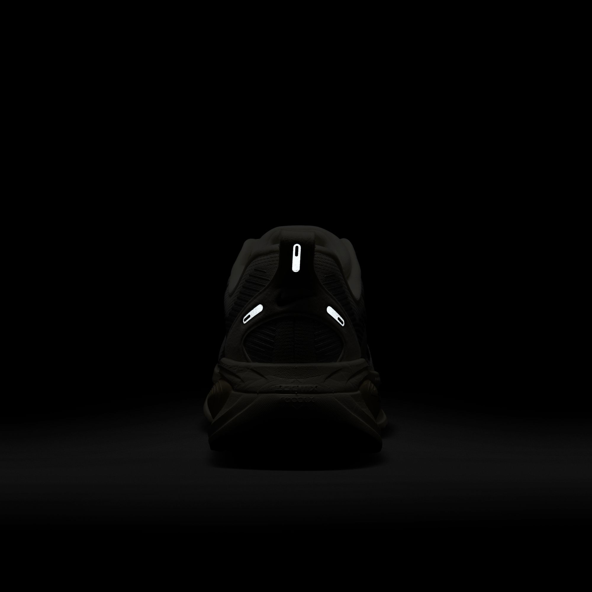 Nike Women's Vomero 18 Running Shoes product image