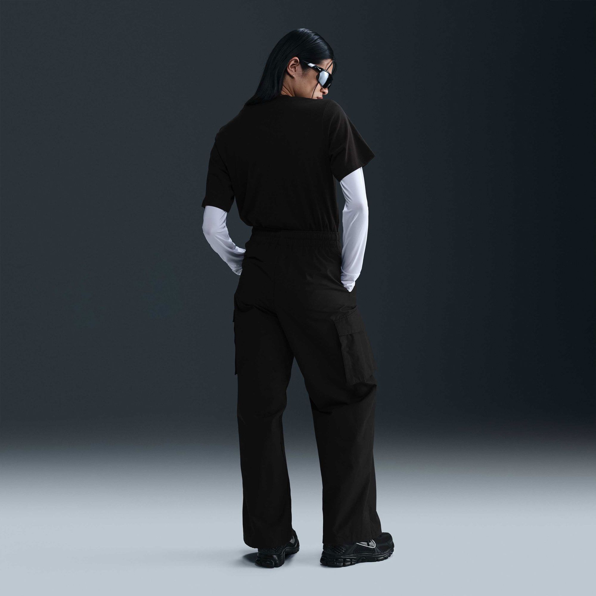 Nike Women's Sportswear Everything Woven Mid-Rise Cargo Pants product image