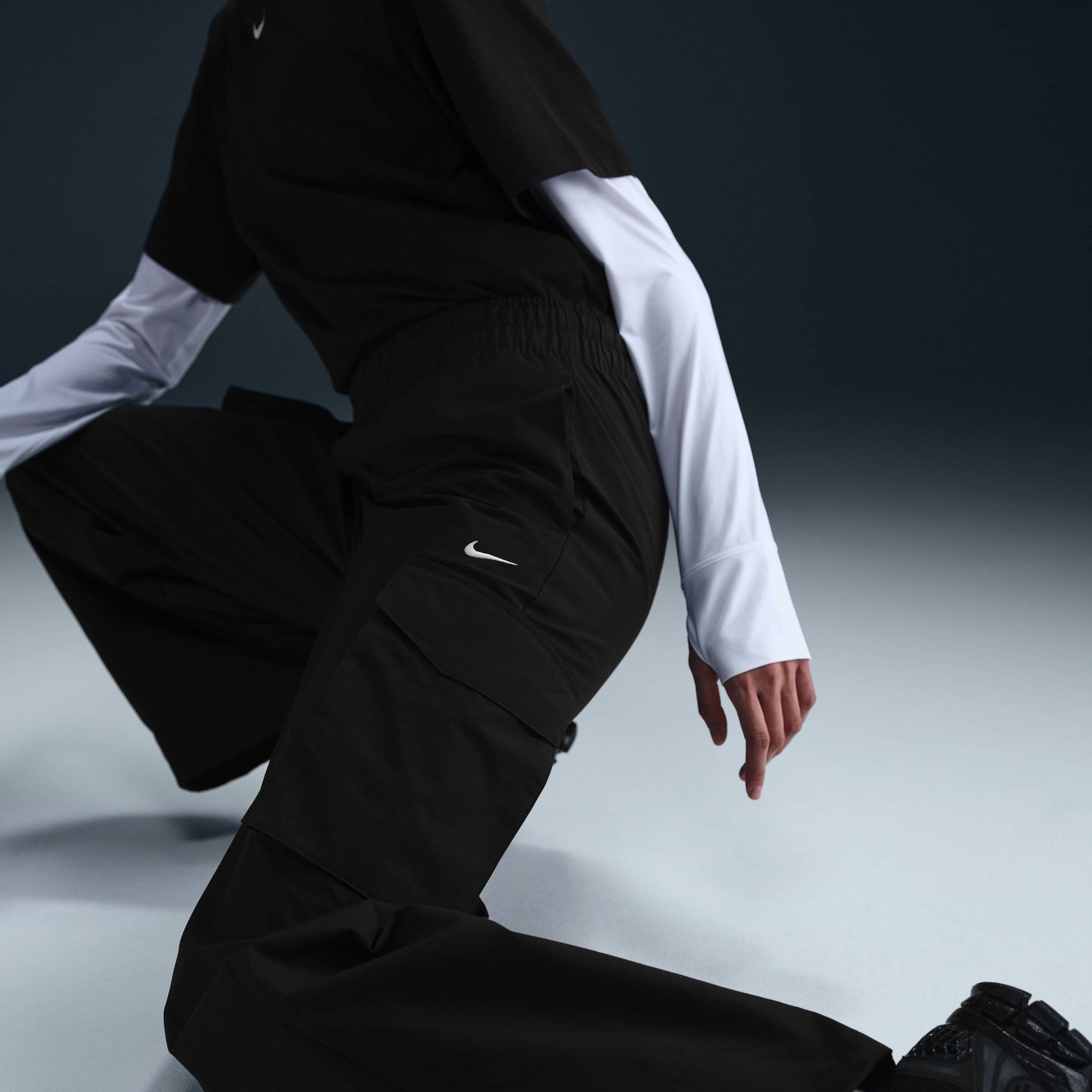 Nike Women's Sportswear Everything Woven Mid-Rise Cargo Pants product image