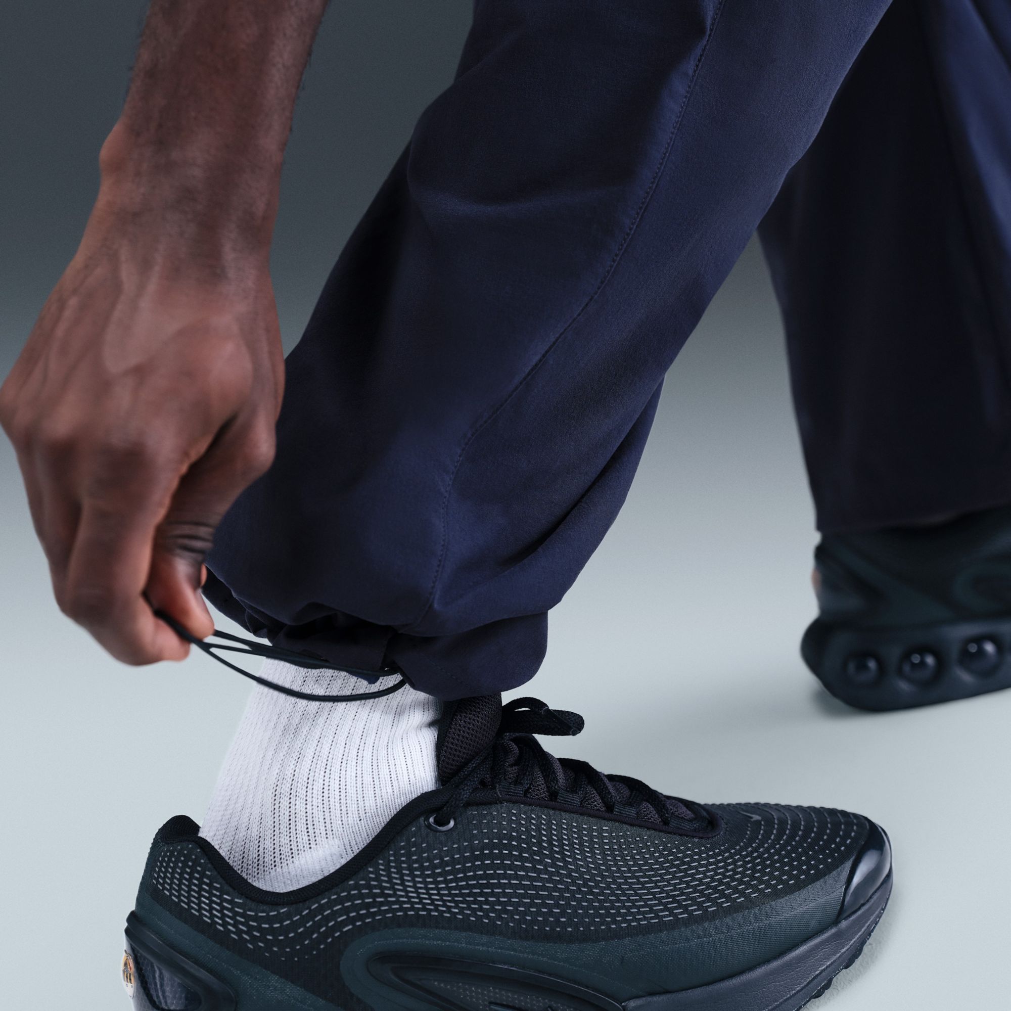 Nike Men's Tech Woven Oversized Pants product image