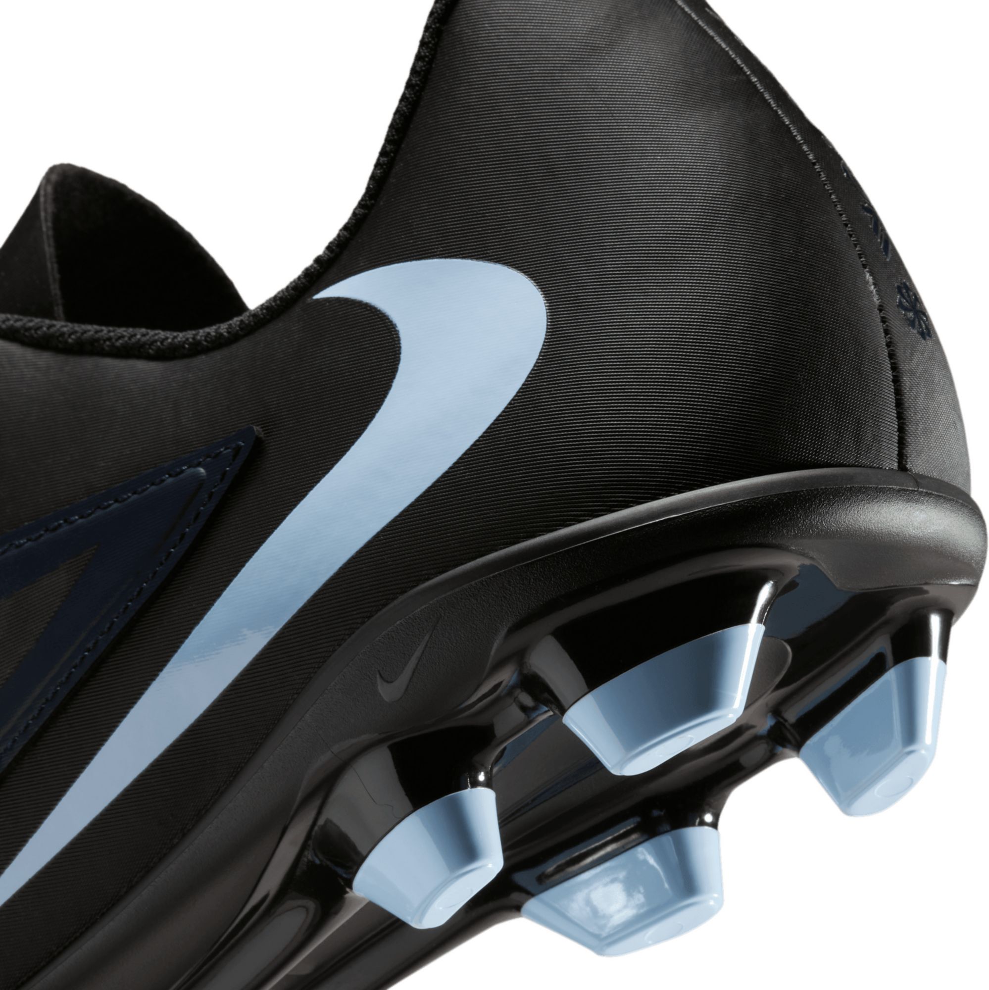 Nike Phantom 6 Club FG/MG Soccer Cleats product image