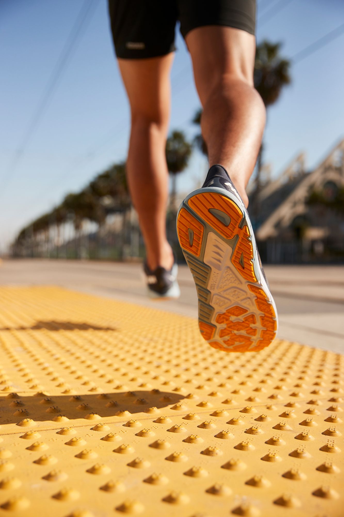 HOKA Women's Arahi 5 Running Shoes product image