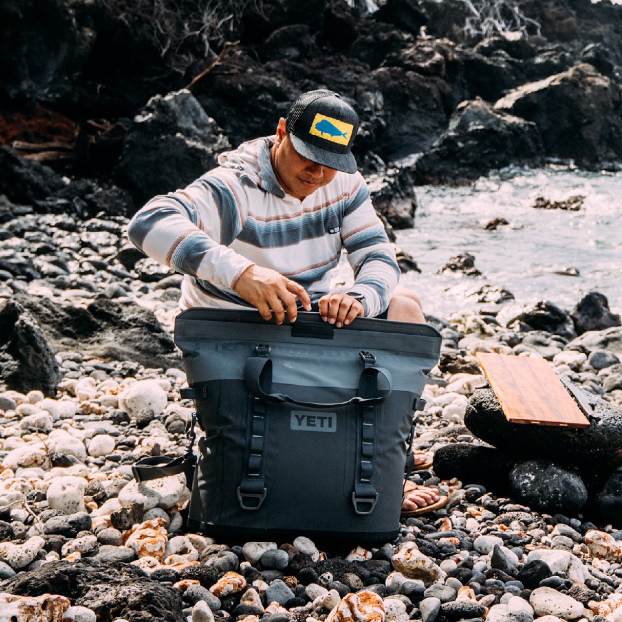 YETI Hopper M30 2.0 Soft Cooler product image