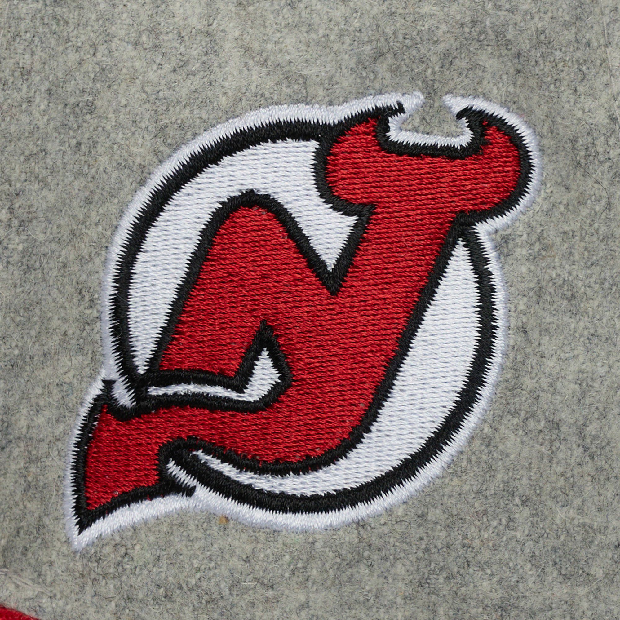 Mitchell & Ness Men's New Jersey Devils Grey Tailsweep Snapback Hat product image