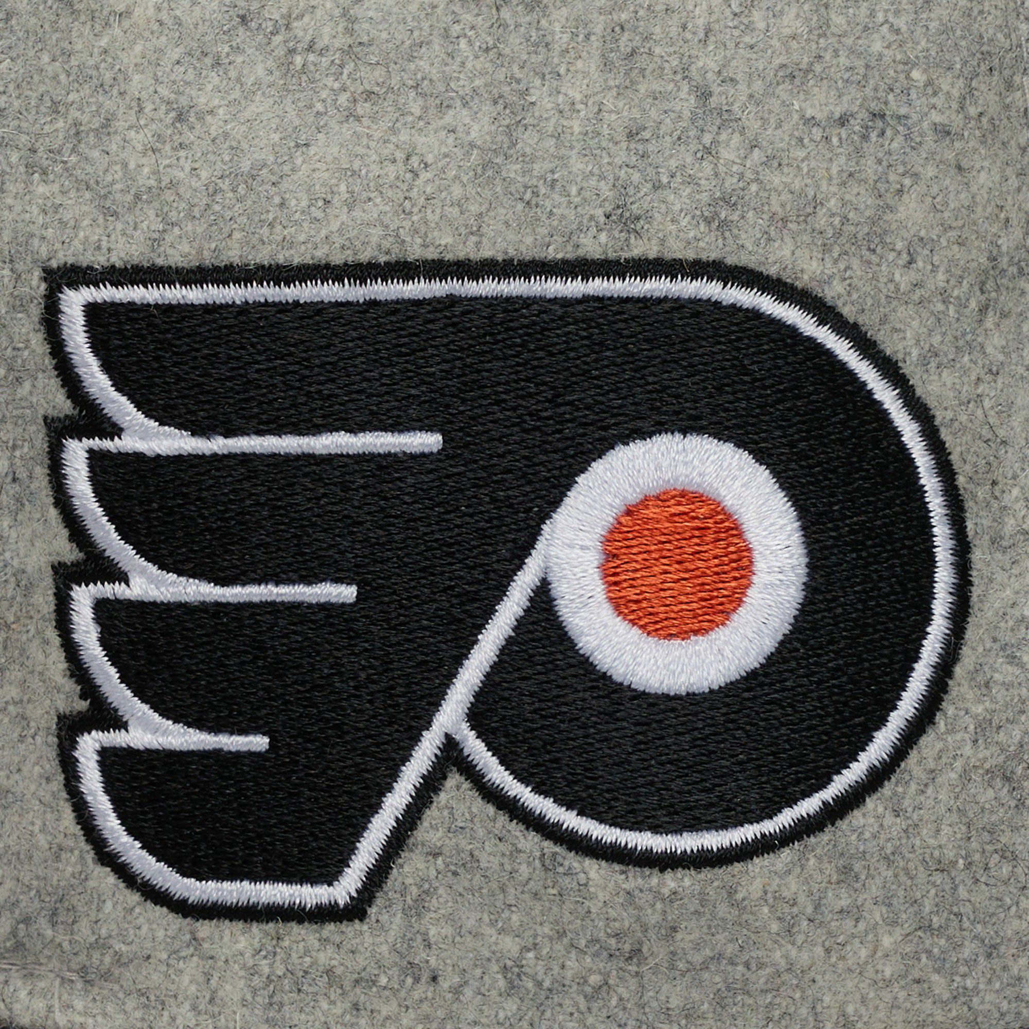 Mitchell & Ness Men's Philadelphia Flyers Grey Tailsweep Snapback Hat product image