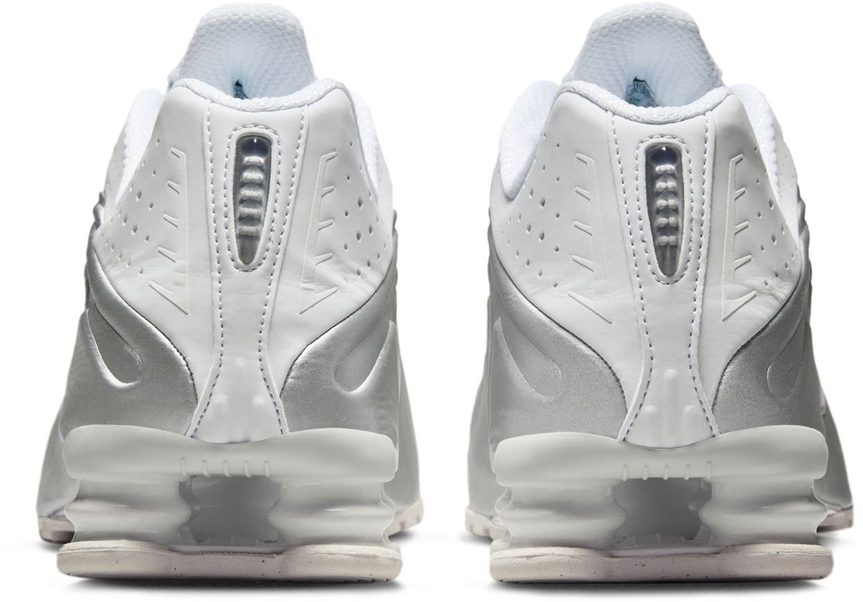 Nike Men's Shox R4 Shoes product image