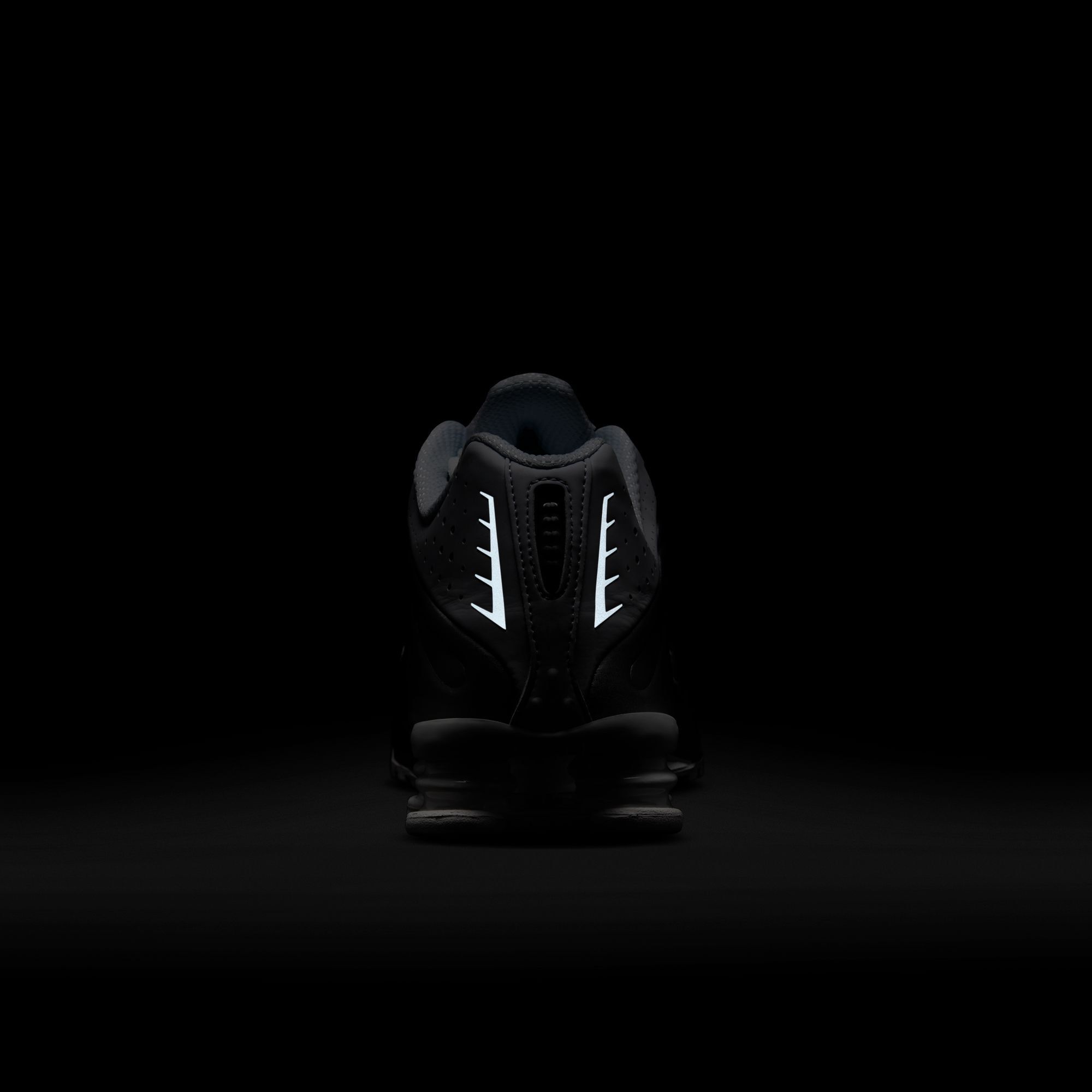 Nike Men's Shox R4 Shoes product image