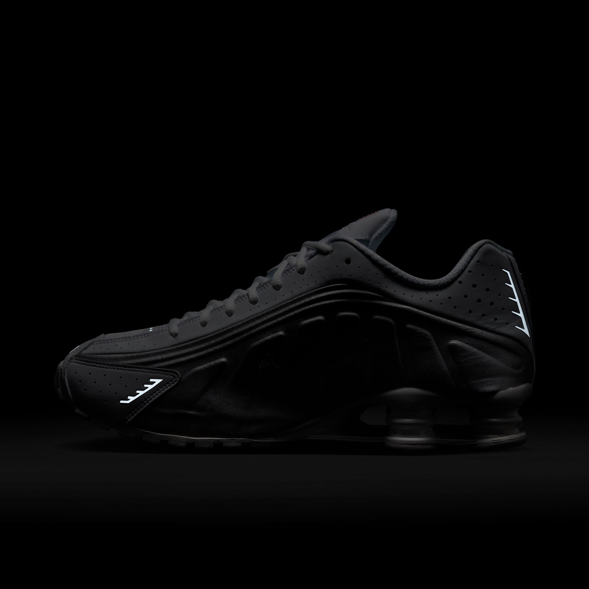 Nike Men's Shox R4 Shoes product image
