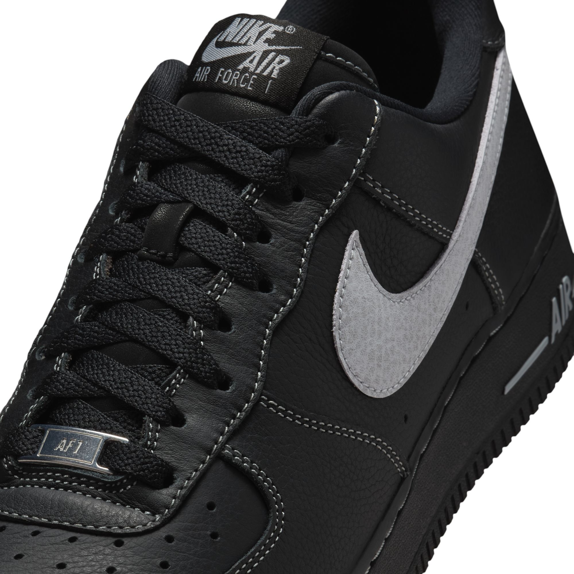 Nike Men's Air Force 1 '07 LV8 Shoes product image