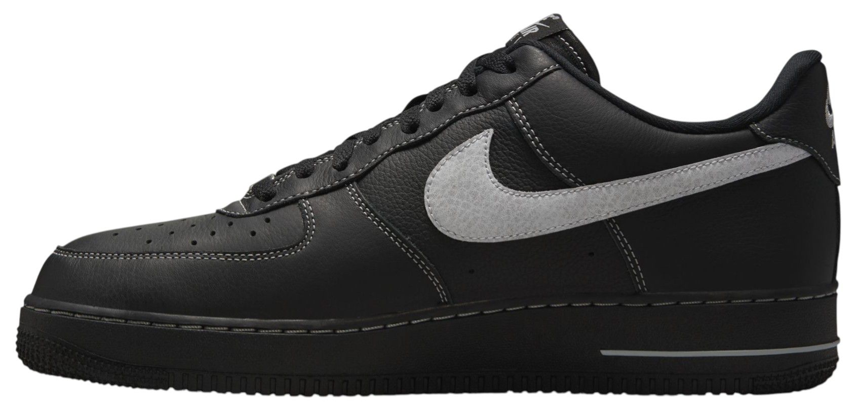 Nike Men's Air Force 1 '07 LV8 Shoes product image