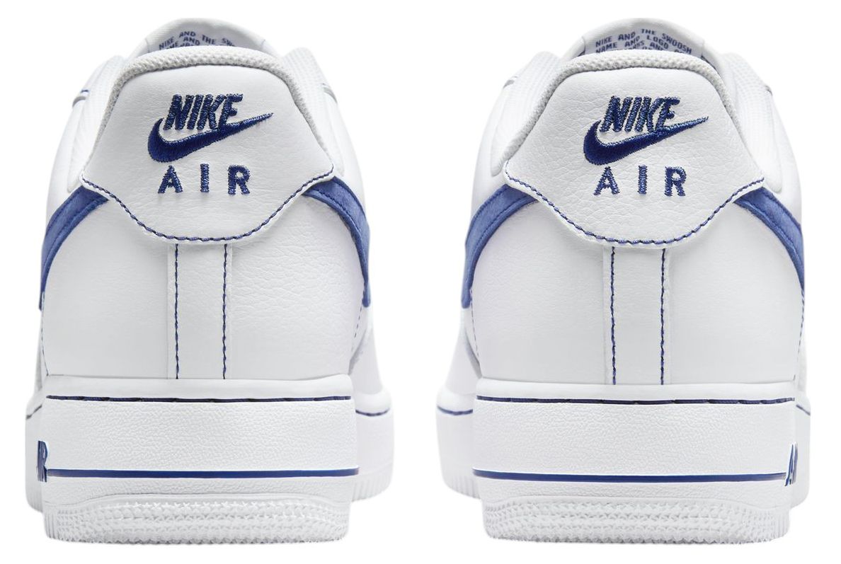 Nike Men's Air Force 1 '07 LV8 Shoes product image