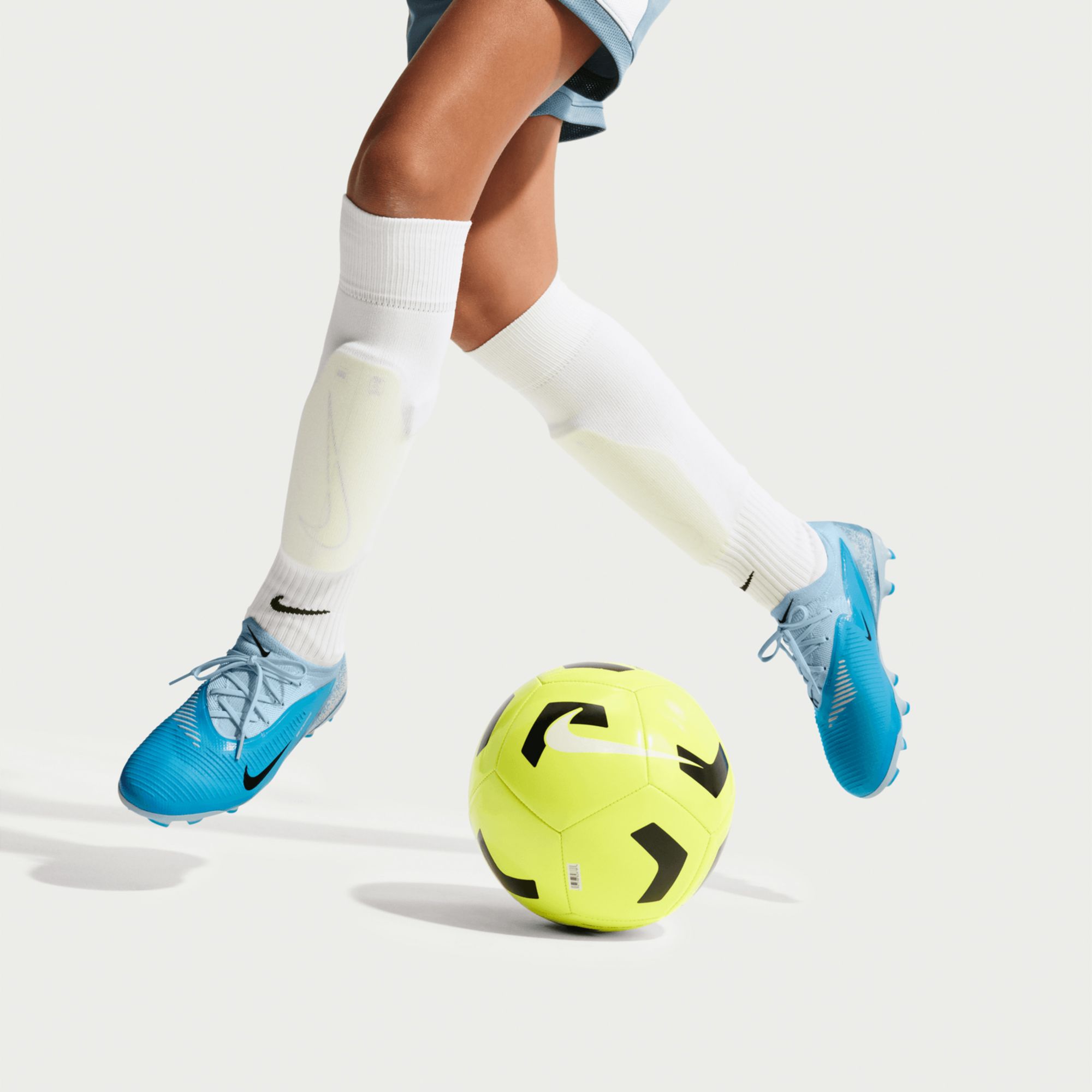 Nike Kids' Phantom 6 Pro Erling Haaland FG Soccer Cleats product image