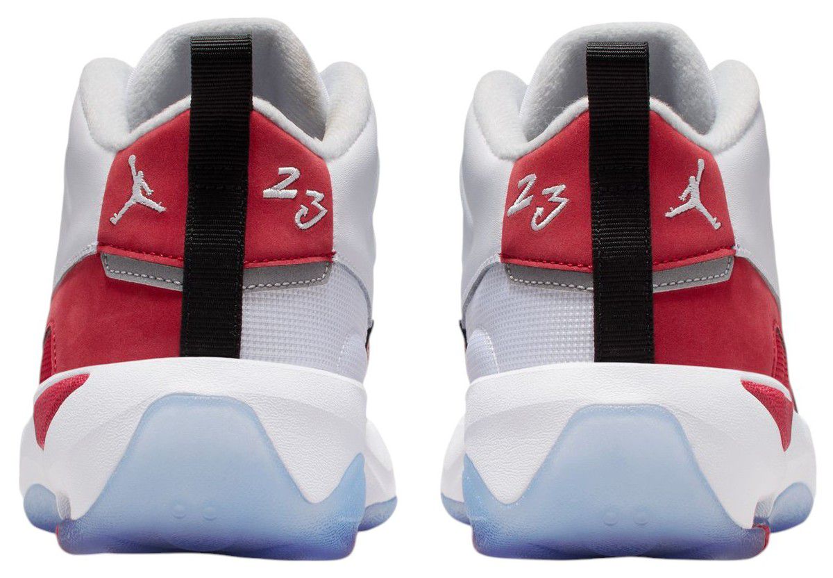 Jordan Kids' Grade School Max Aura 7 Shoes product image