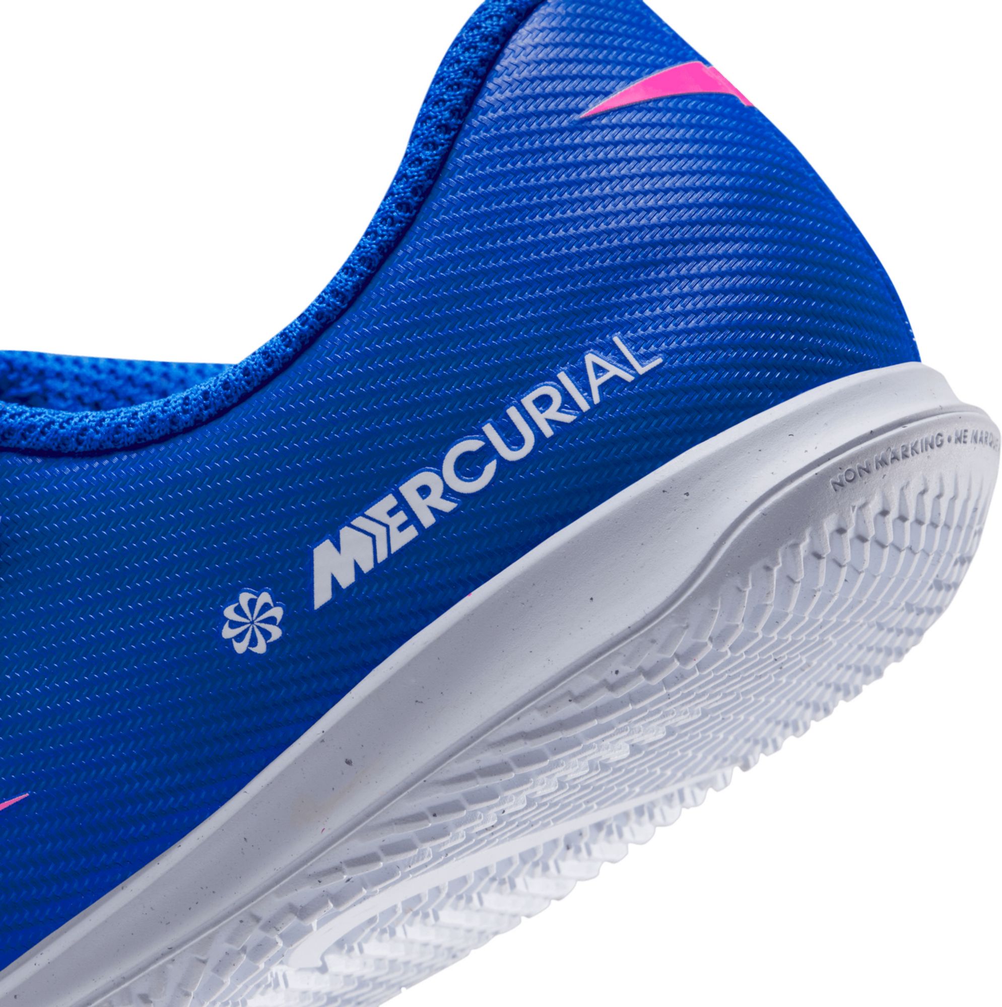 Nike Kids' Mercurial Vapor 16 Club Indoor Soccer Shoes product image