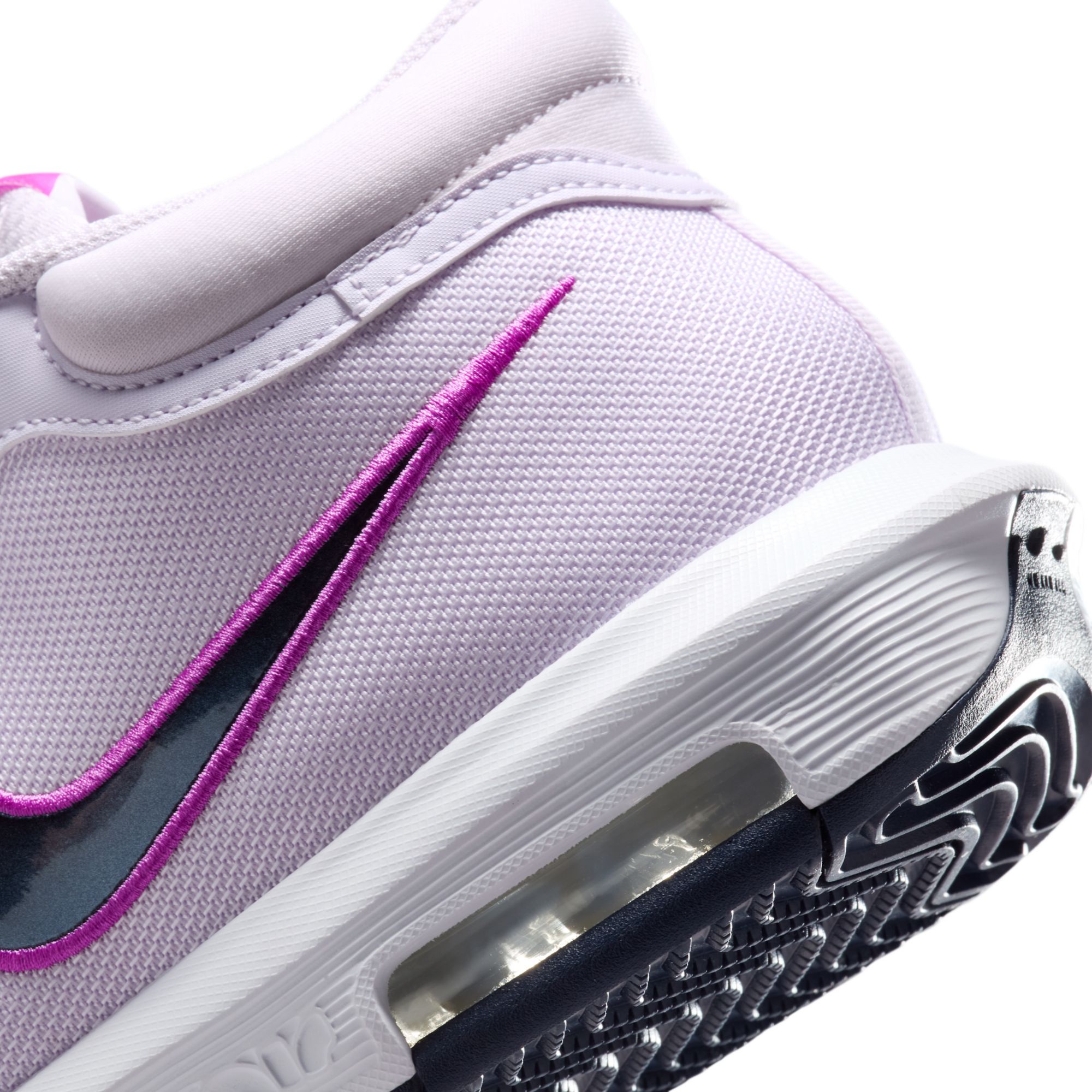 Nike LeBron Witness 8 Basketball Shoes product image