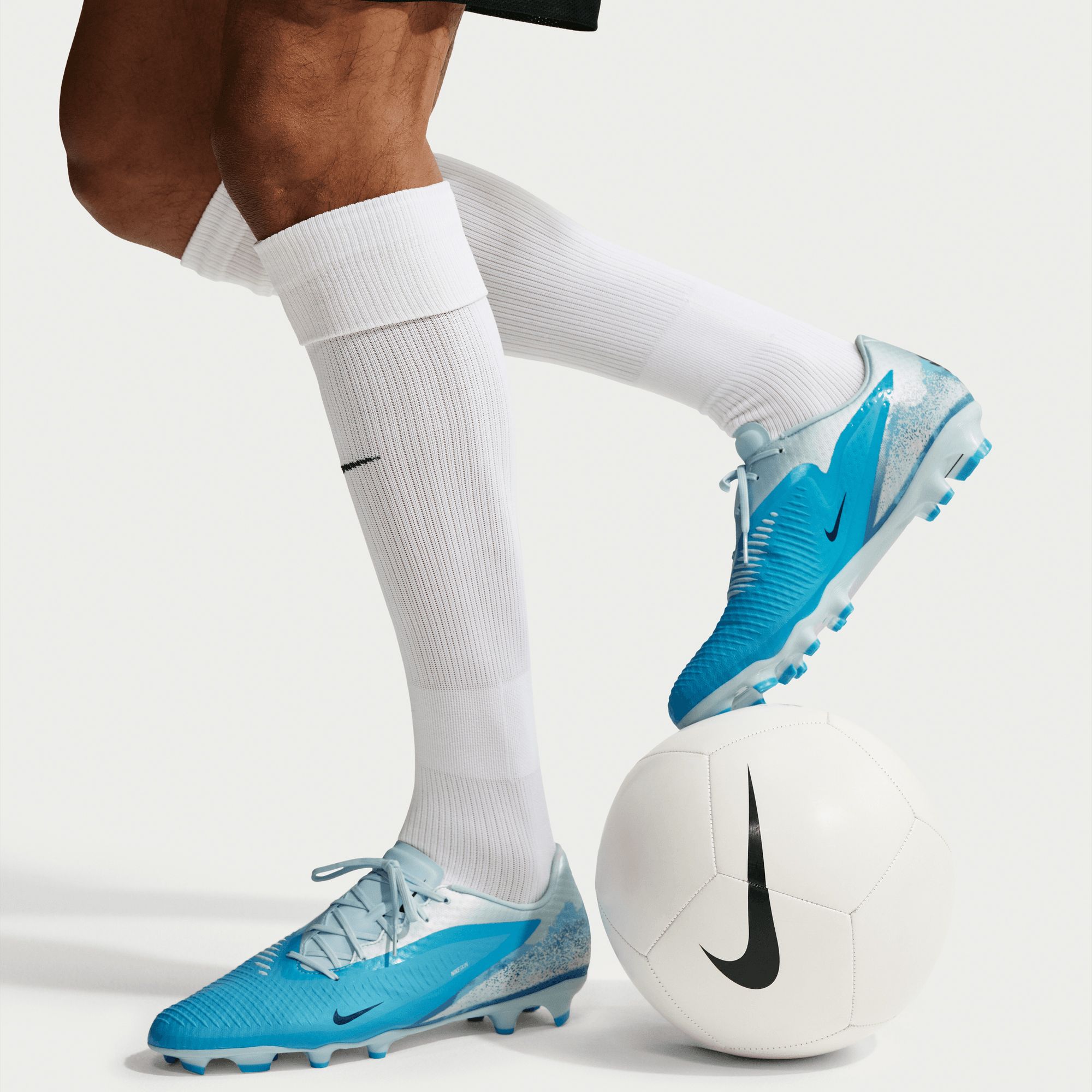 Nike Phantom 6 Academy Erling Haaland FG Soccer Cleats product image