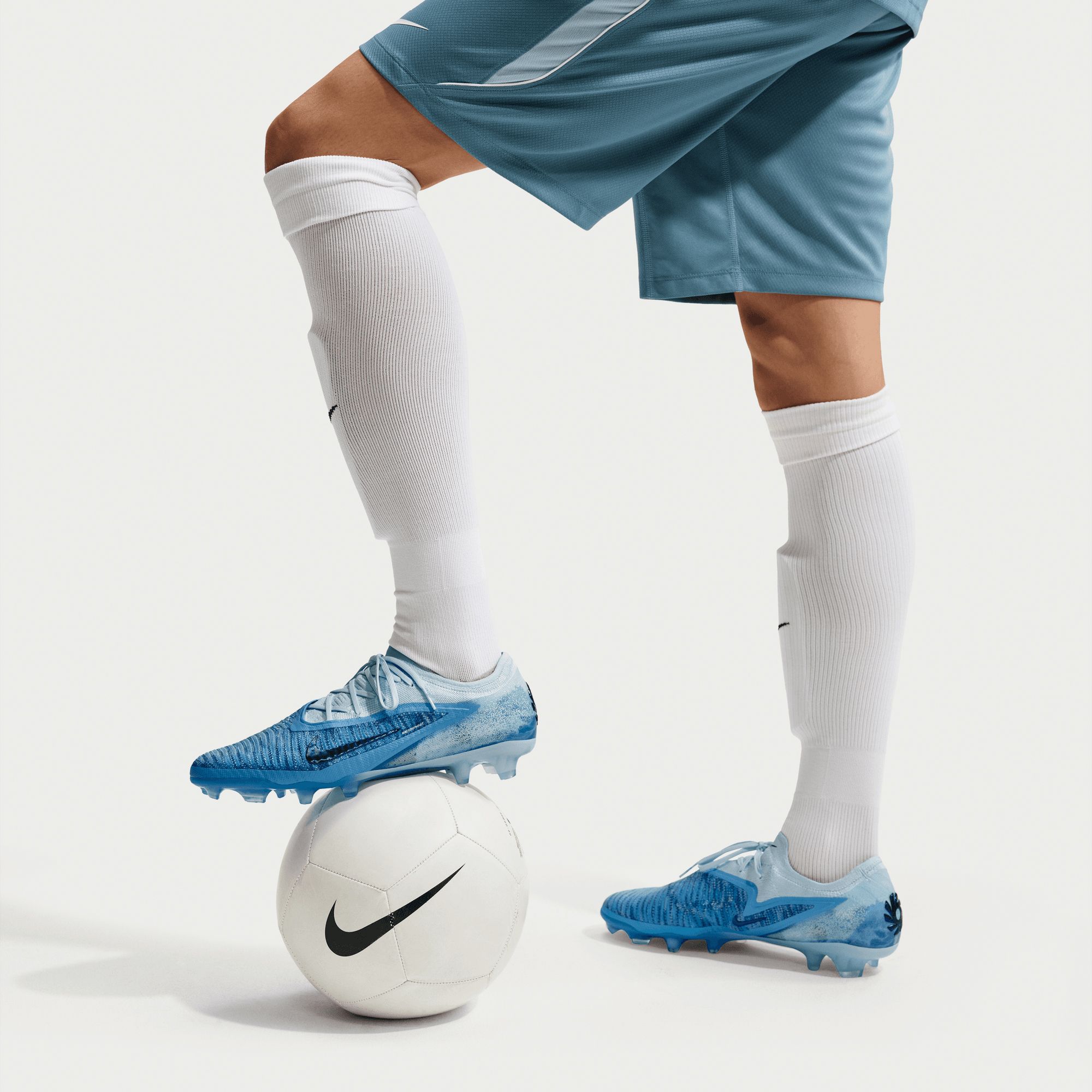 Nike Phantom 6 Elite Erling Haaland FG Soccer Cleats product image