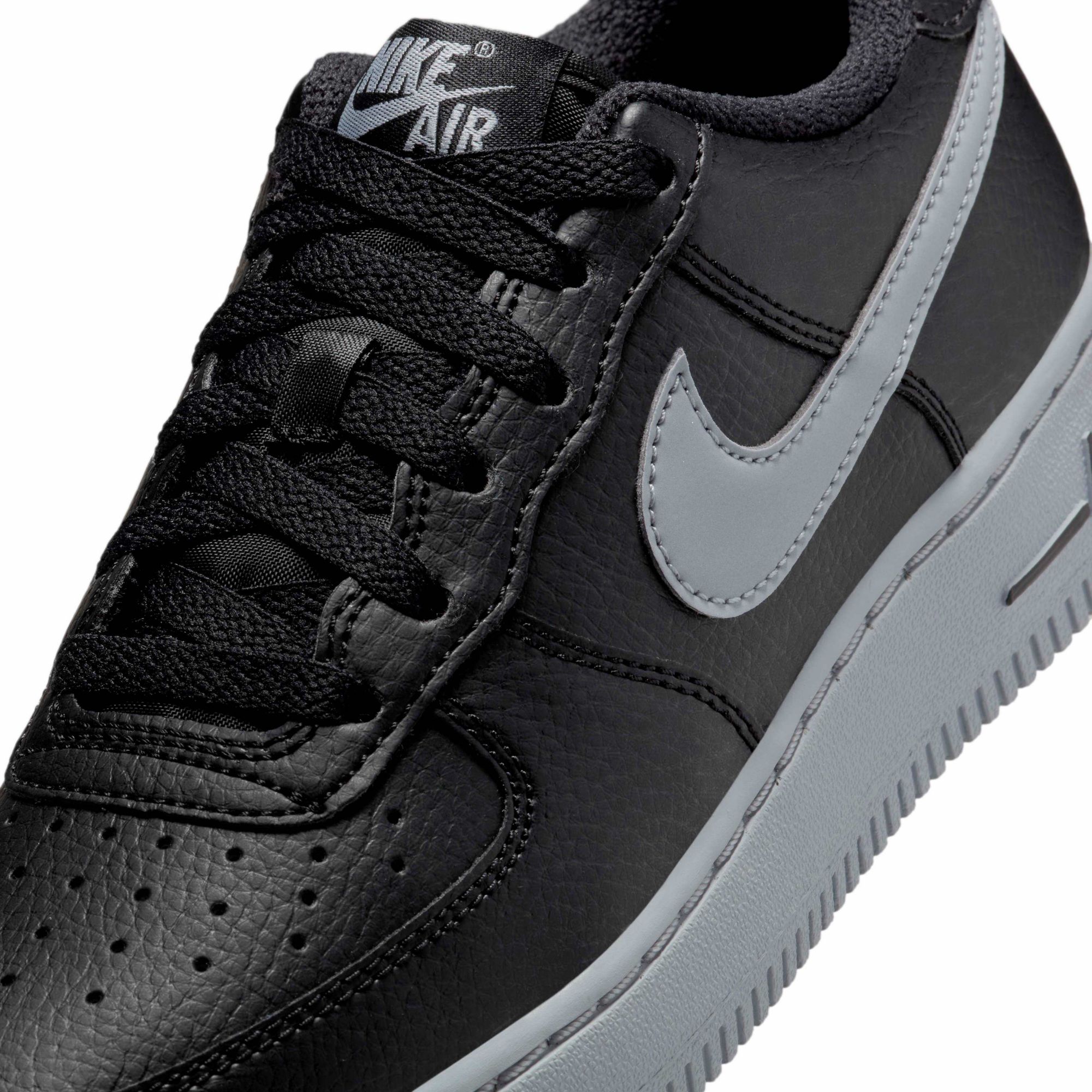 Nike Kids' Grade School Air Force 1 '06 Shoes product image
