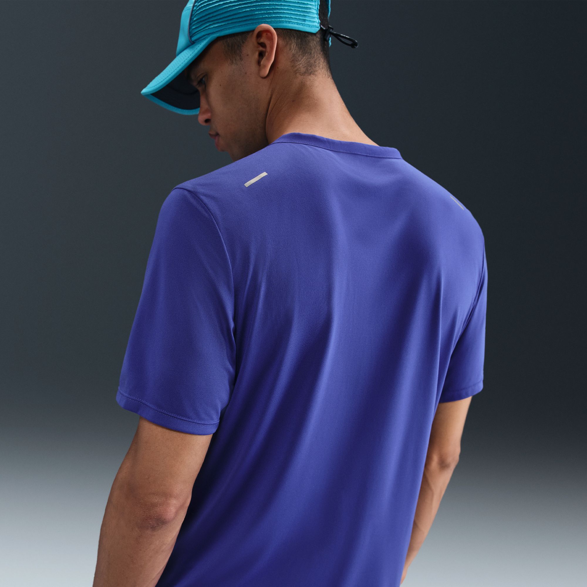 Nike Men's Dri-FIT Rise 365 2025 Chicago Marathon Finisher Graphic T-Shirt product image