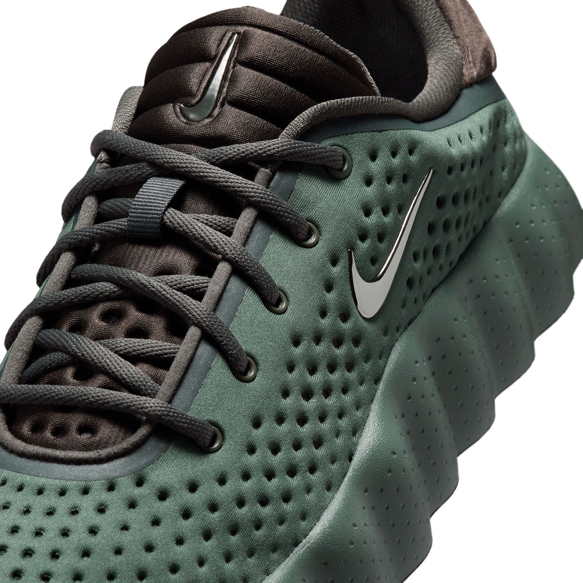 Nike Men's Mind 002 Pregame Shoes product image