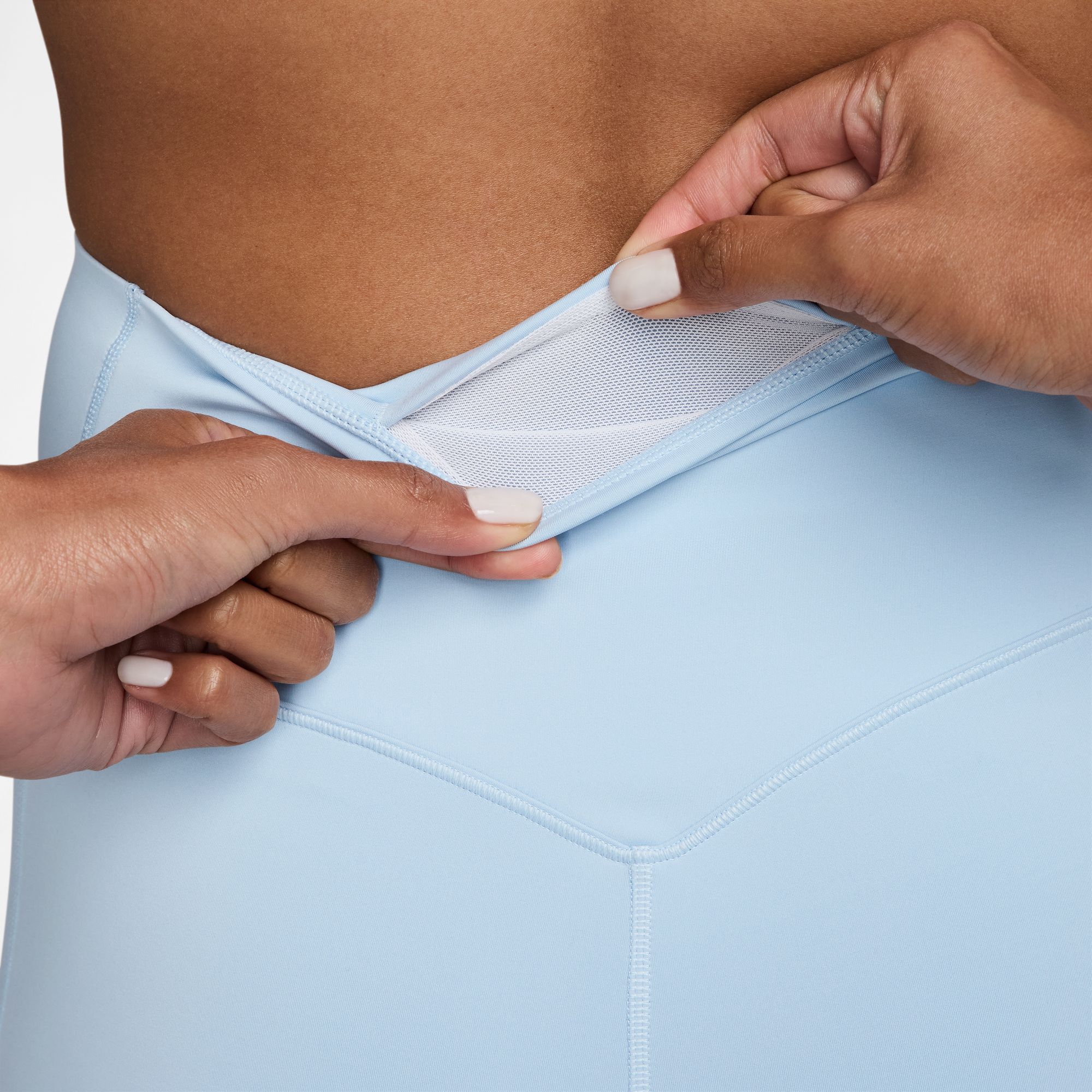 Nike Women's Universa Medium-Support High-Waisted 7/8 Leggings product image