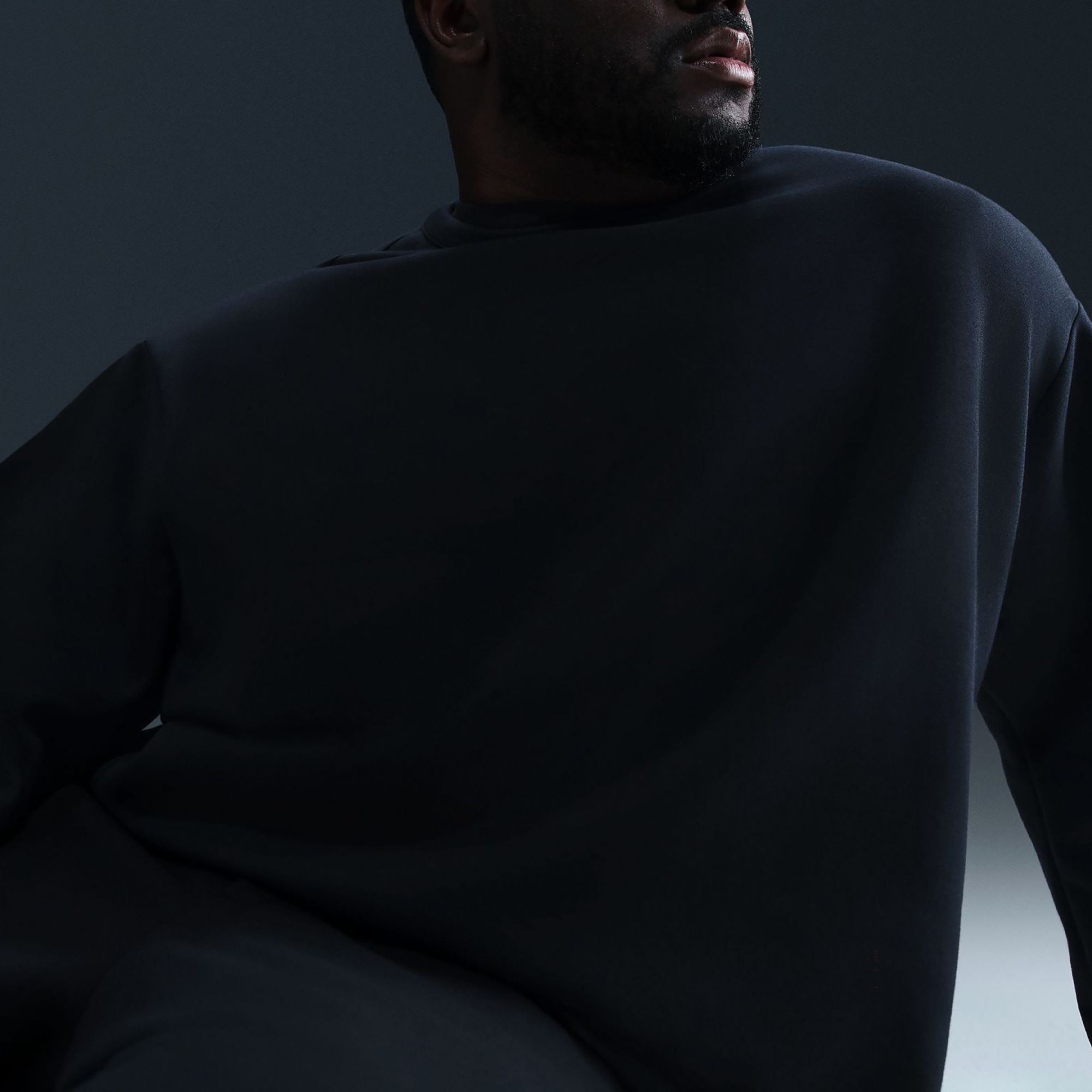 Nike Men's 24.7 ImpossiblySoft Dri-FIT Crewneck Sweatshirt product image