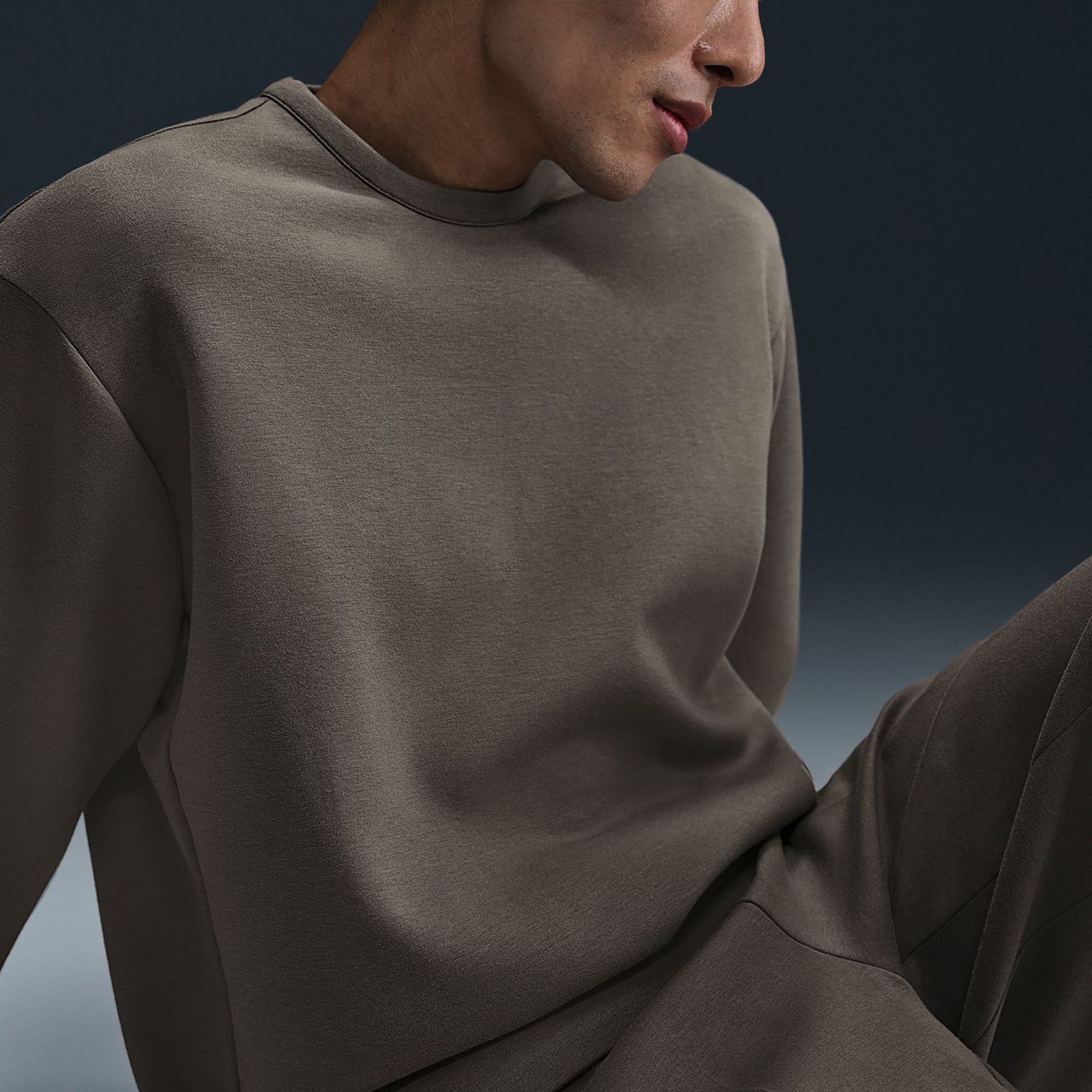 Nike Men's 24.7 ImpossiblySoft Dri-FIT Crewneck Sweatshirt product image