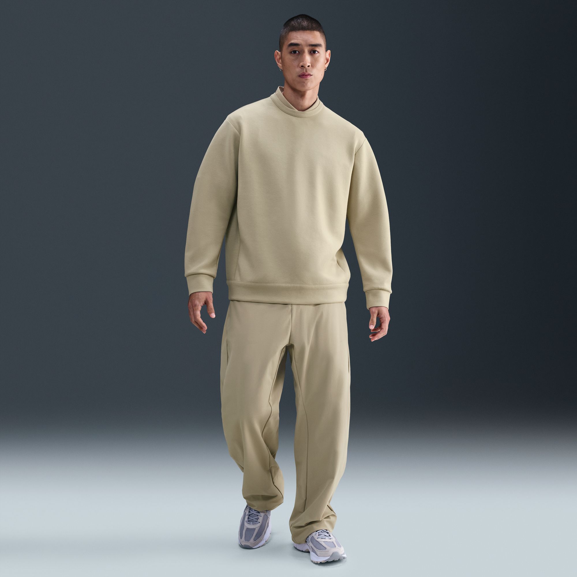 Nike Men's 24.7 ImpossiblySoft Dri-FIT Crewneck Sweatshirt product image