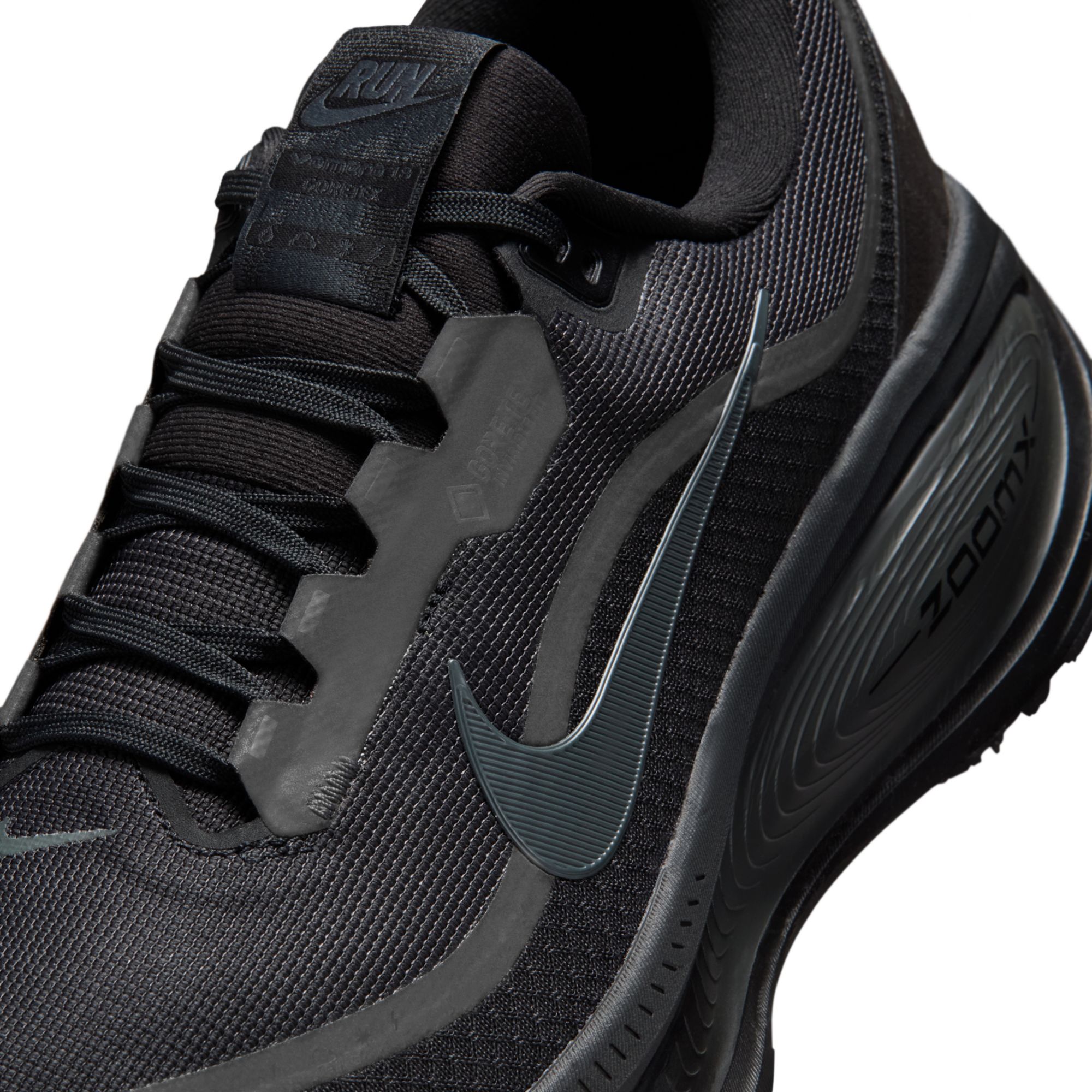 Nike Men's Vomero 18 GORE-TEX Running Shoes product image