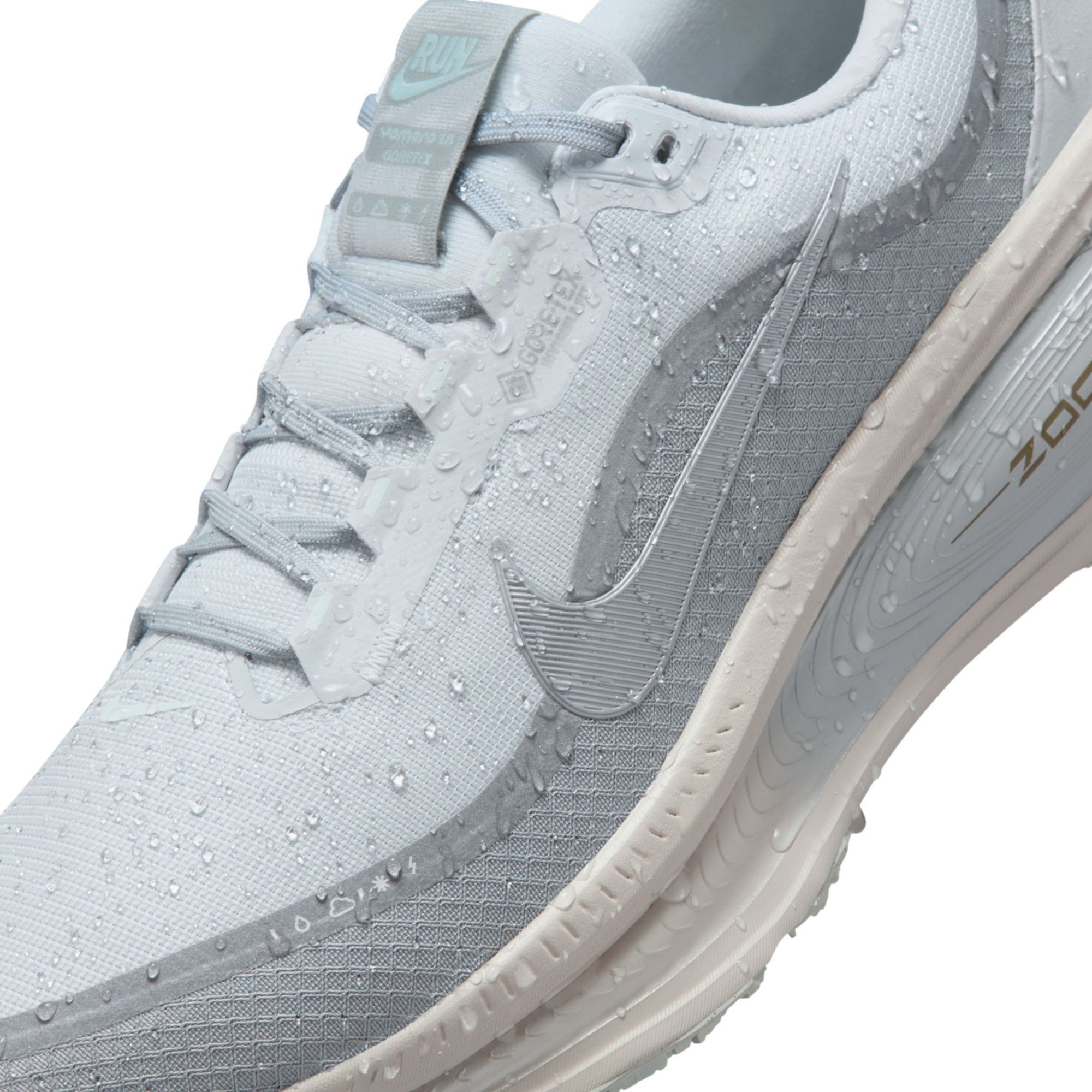 Nike Men's Vomero 18 GORE-TEX Running Shoes product image