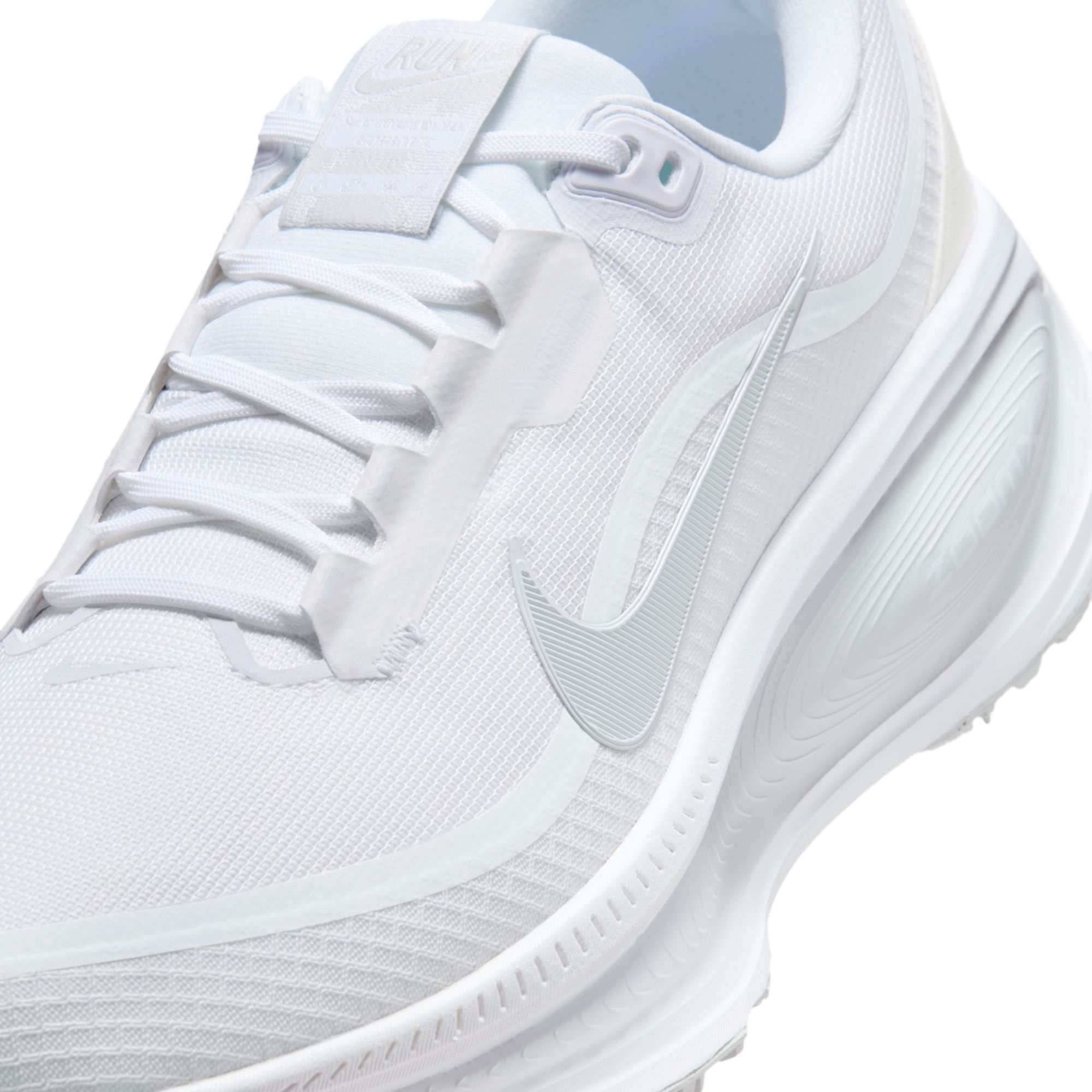 Nike Men's Vomero 18 GORE-TEX Running Shoes product image