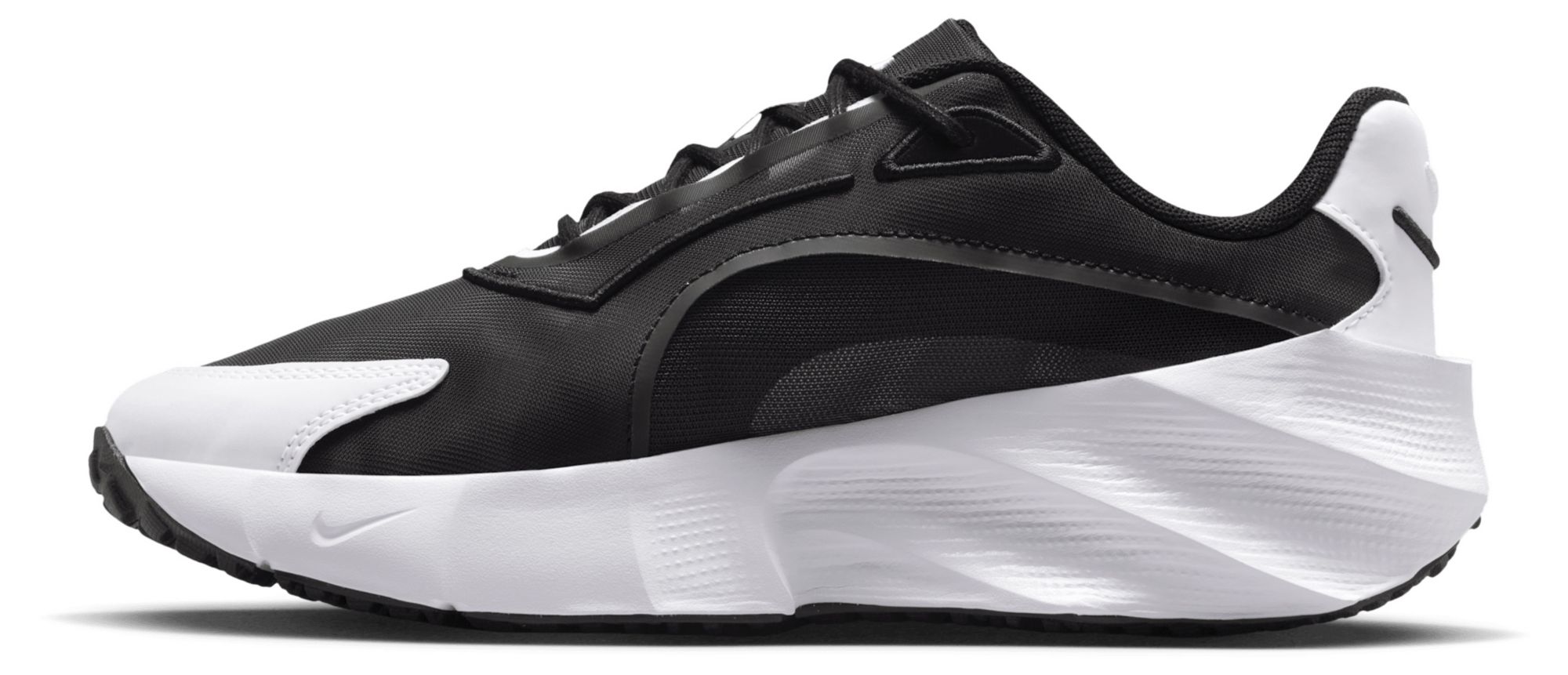 Nike Women's Aura Edge Shoes product image