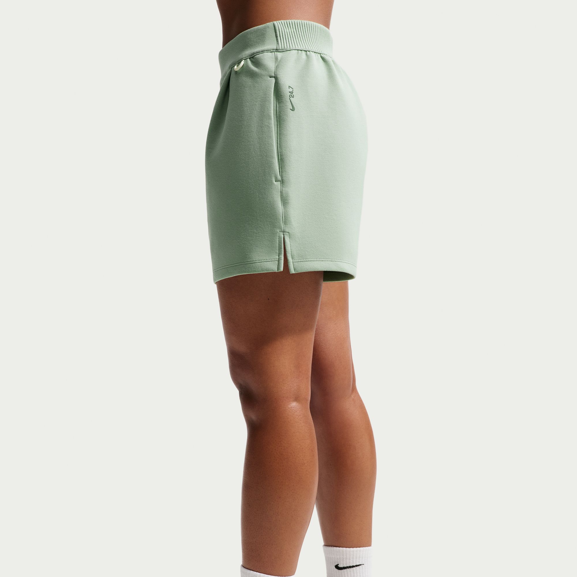 Nike Women's 24.7 ImpossiblySoft Dri-FIT 4'' Shorts product image