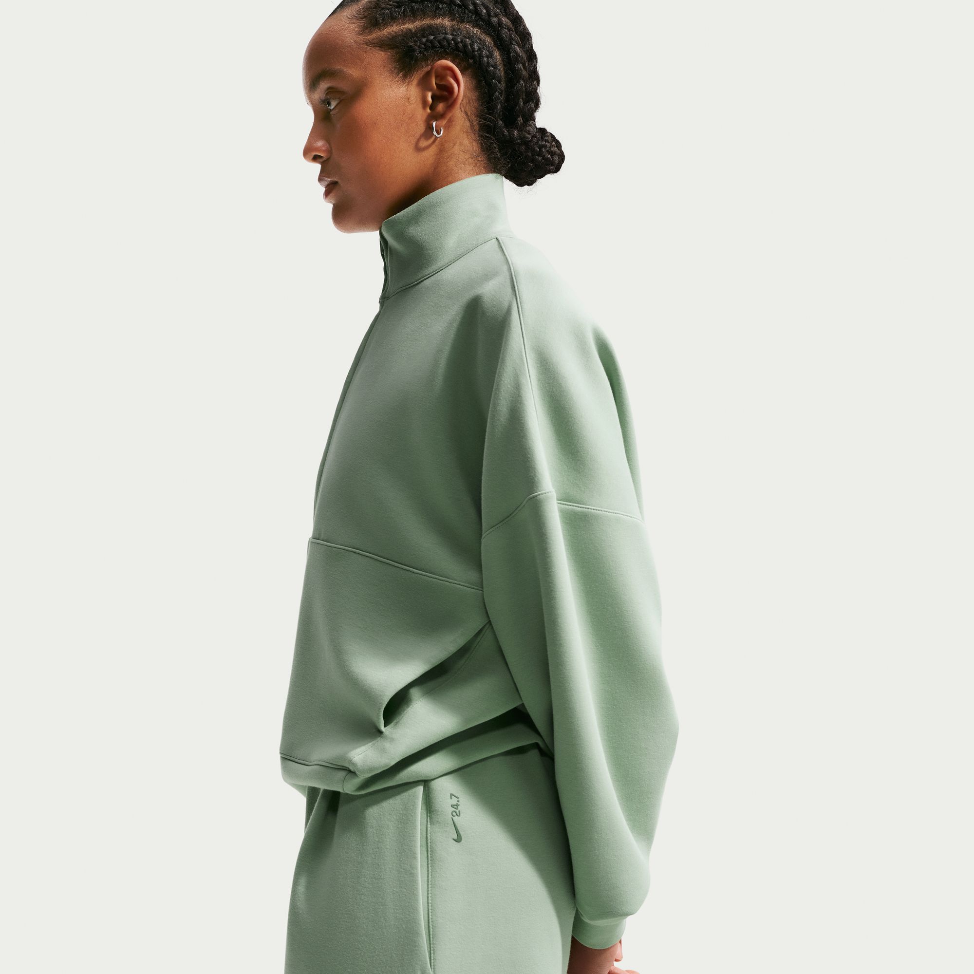 Nike Women's 24.7 ImpossiblySoft Dri-FIT 4'' Shorts product image