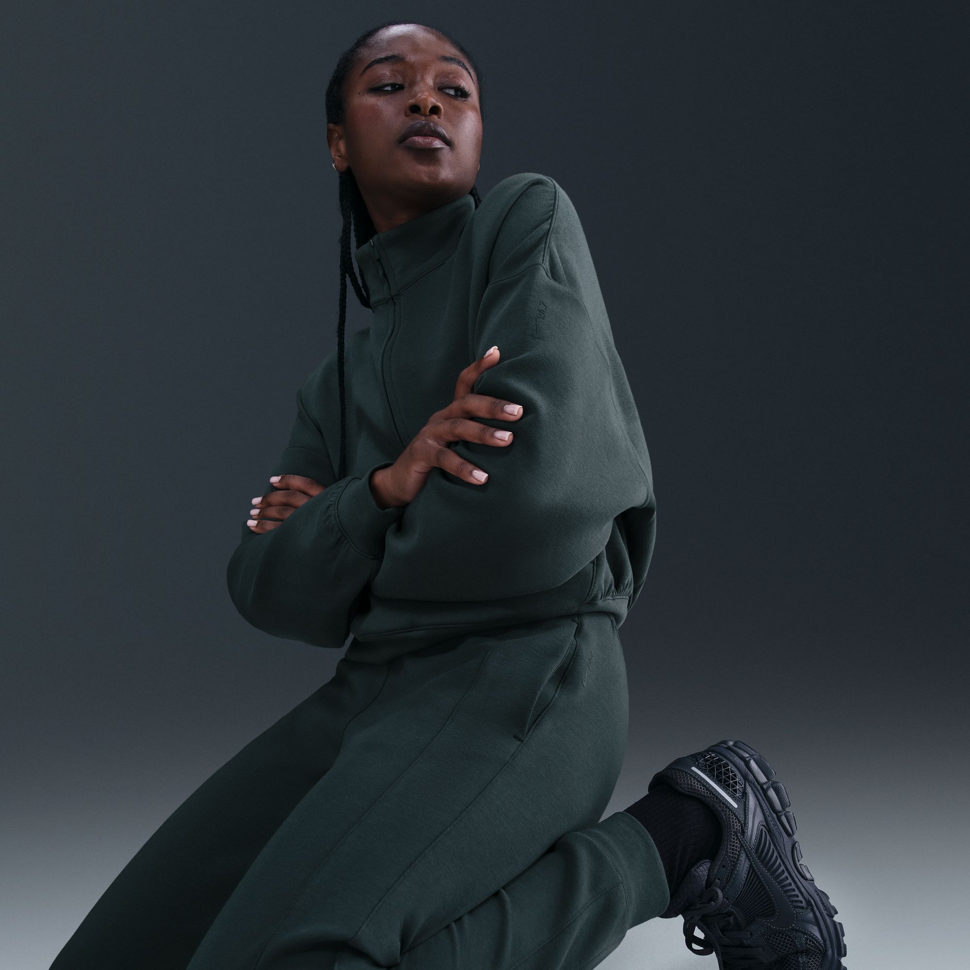 Nike Women's 24.7 ImpossiblySoft Mid-Rise Joggers product image