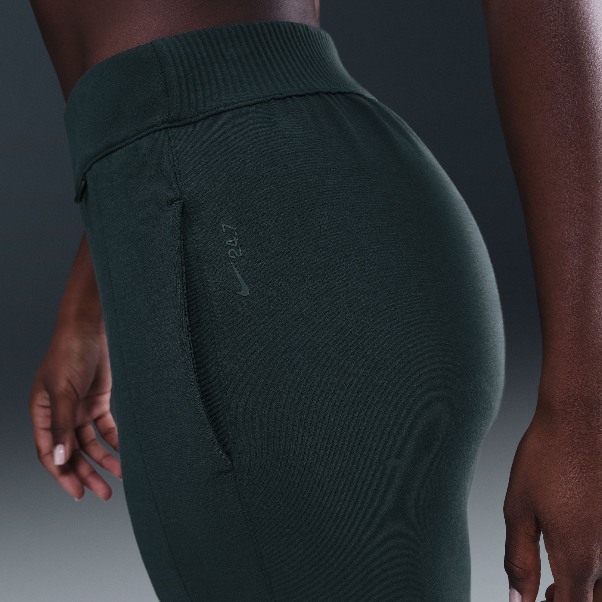 Nike Women's 24.7 ImpossiblySoft Mid-Rise Joggers product image