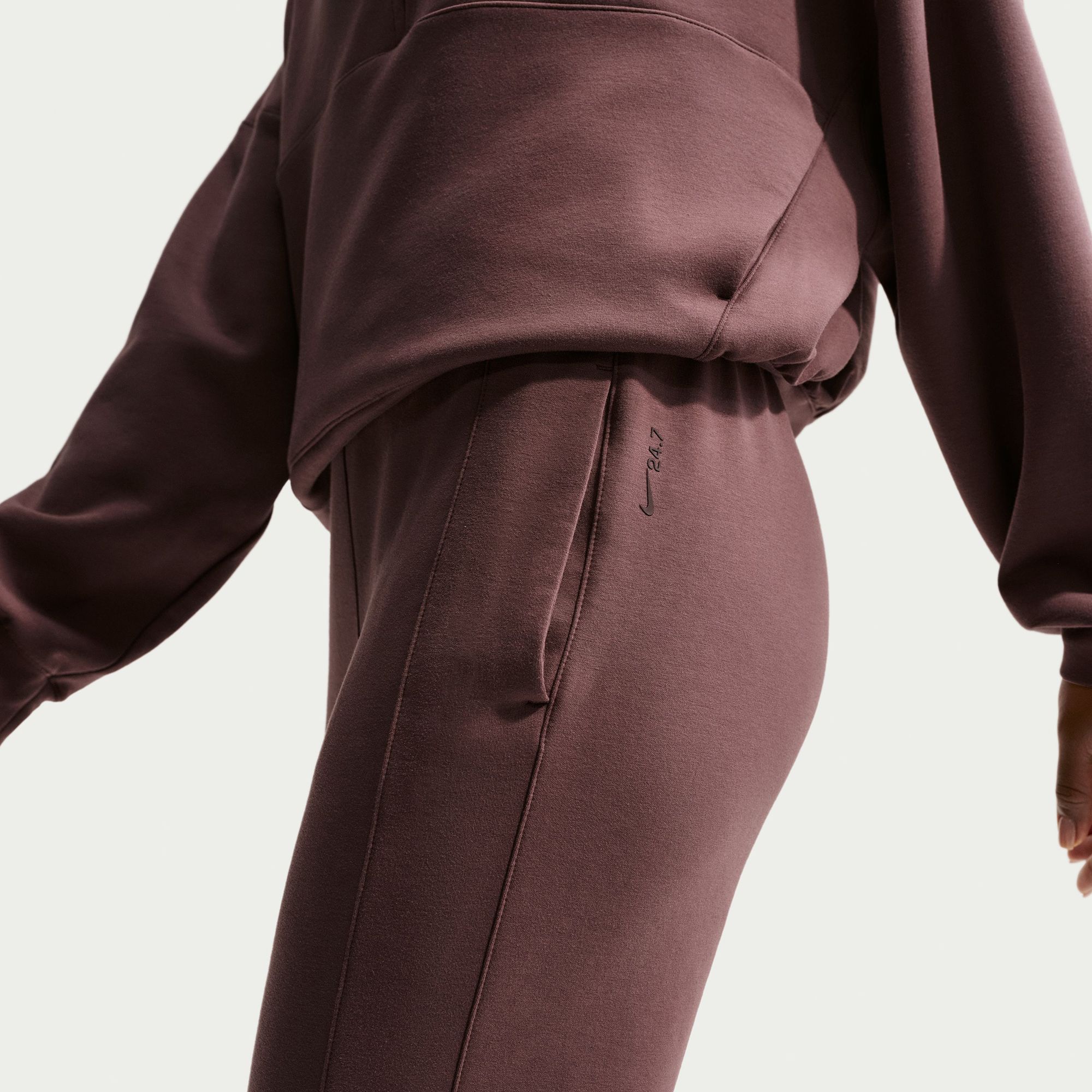 Nike Women's 24.7 ImpossiblySoft Mid-Rise Joggers product image