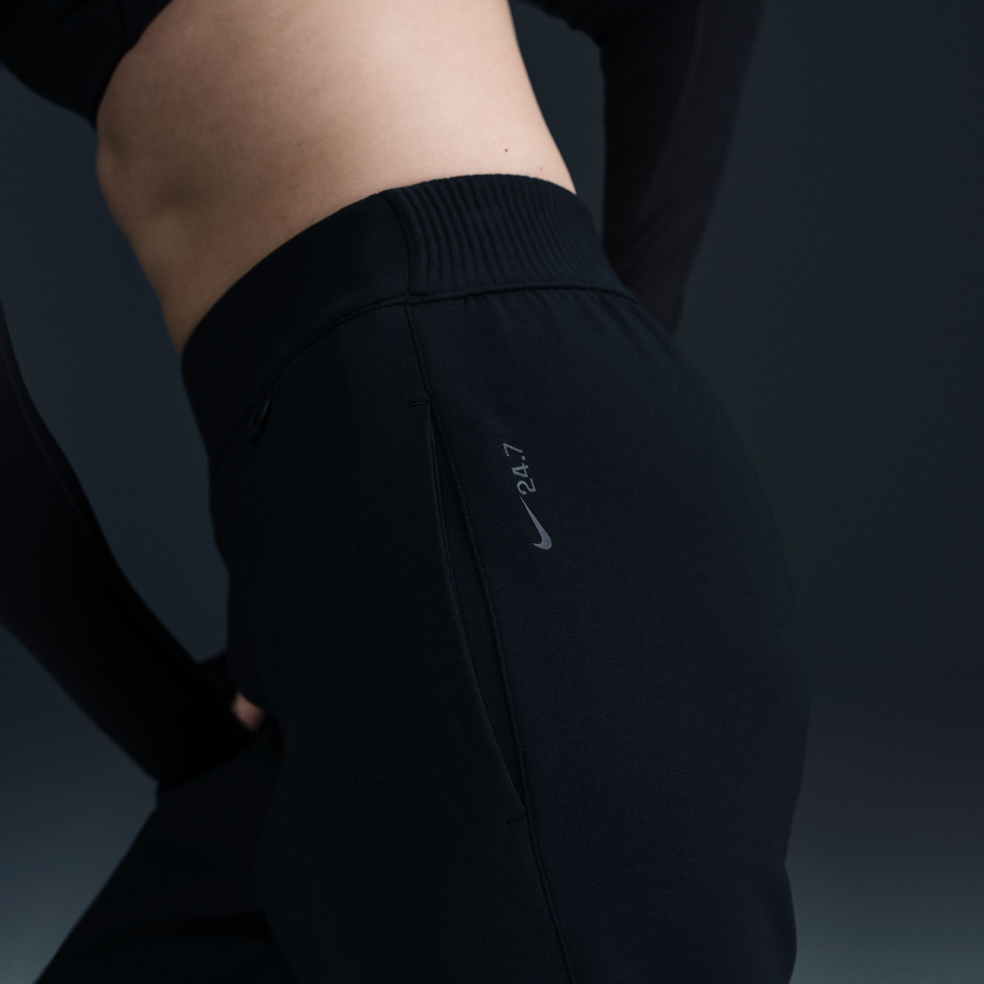 Nike Women's 24.7 ImpossiblySoft Mid-Rise Joggers product image