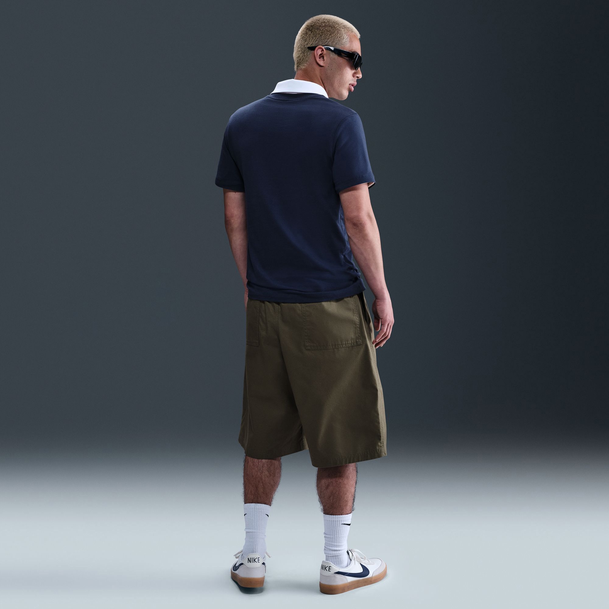 Nike Men's Paris Saint-Germain Navy Logo T-Shirt product image