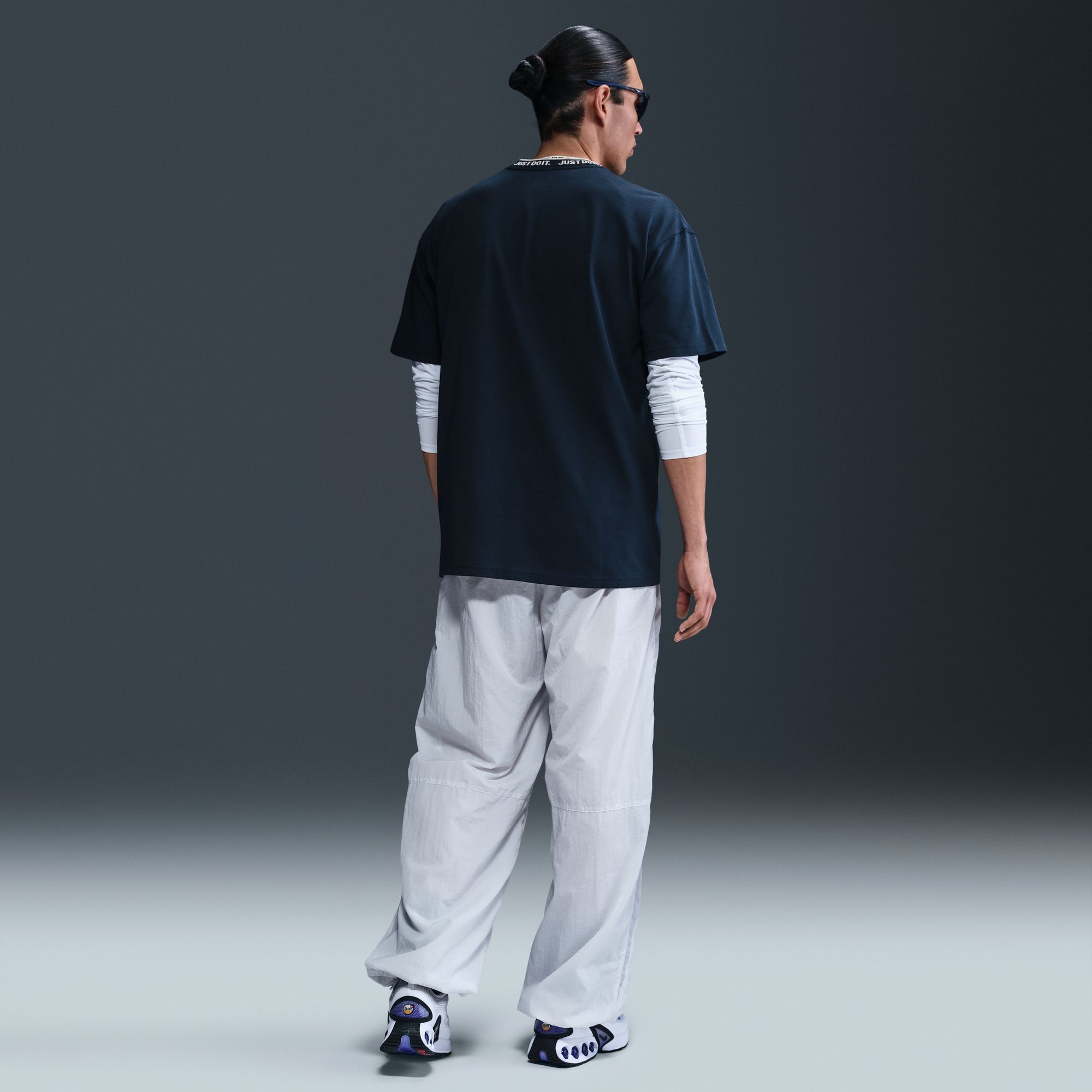 Nike Men's Chelsea FC Navy Logo T-Shirt product image